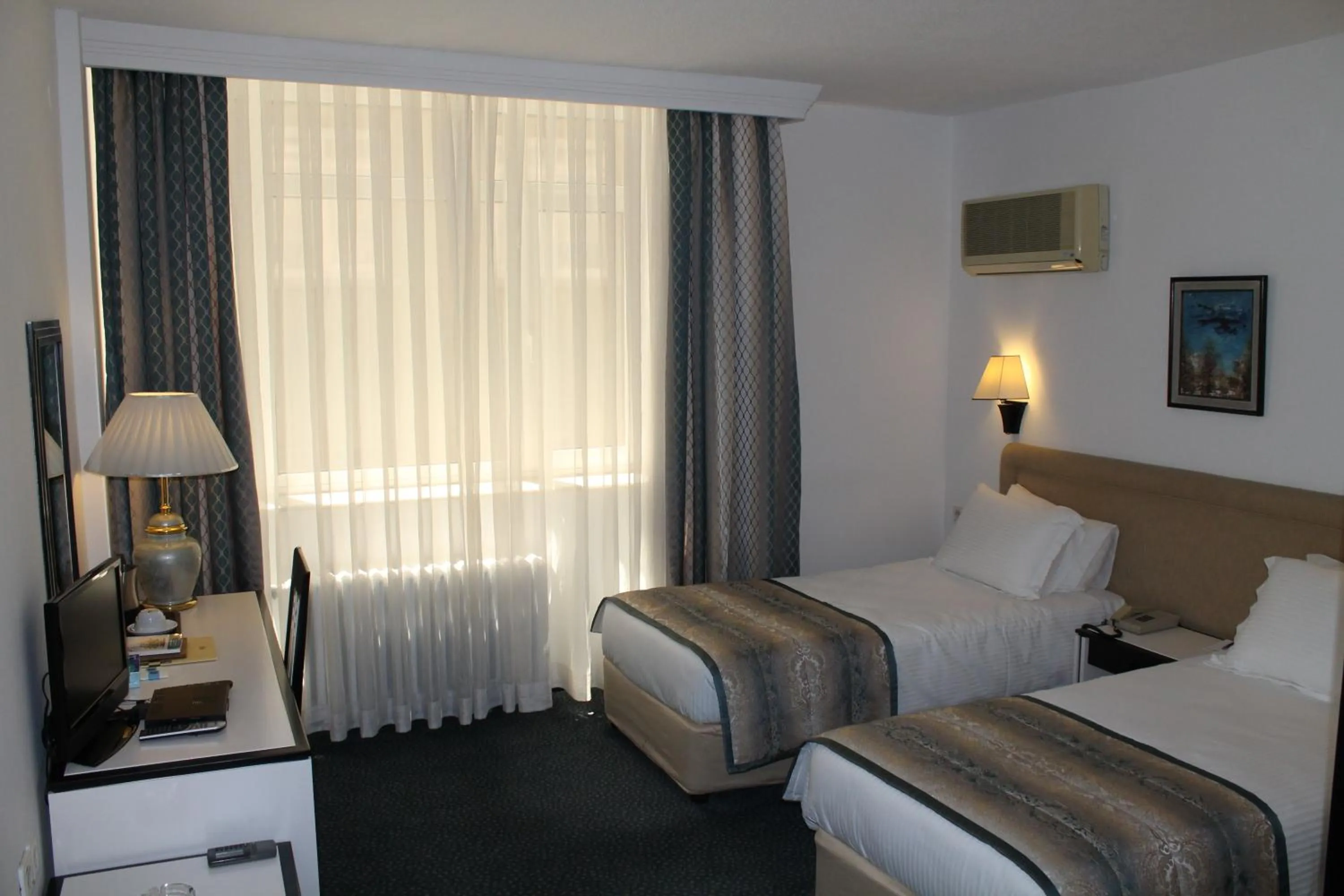 Day in King Hotel Guvenlik