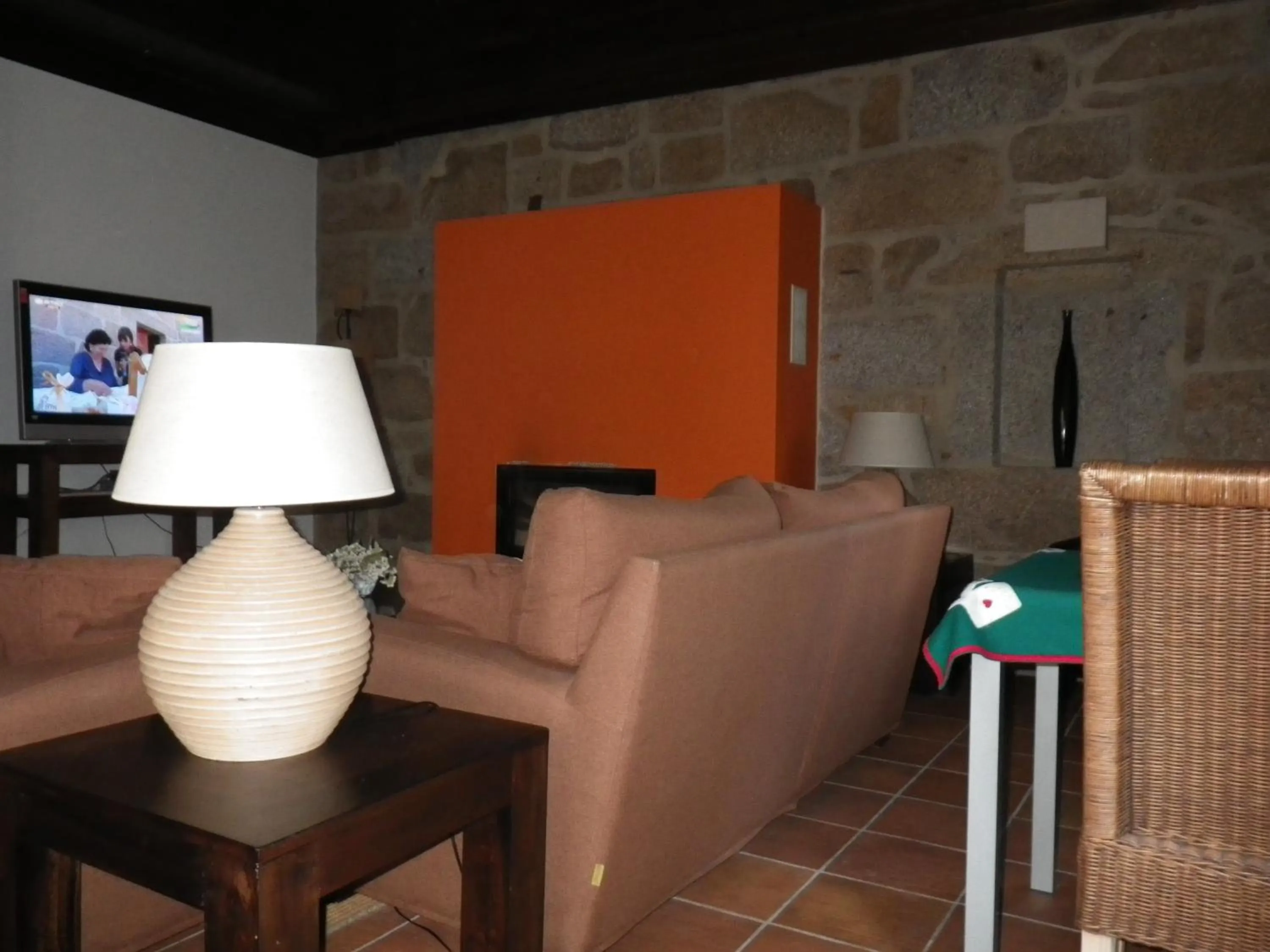 Communal lounge/ TV room in Hotel Rural Quinta de Novais