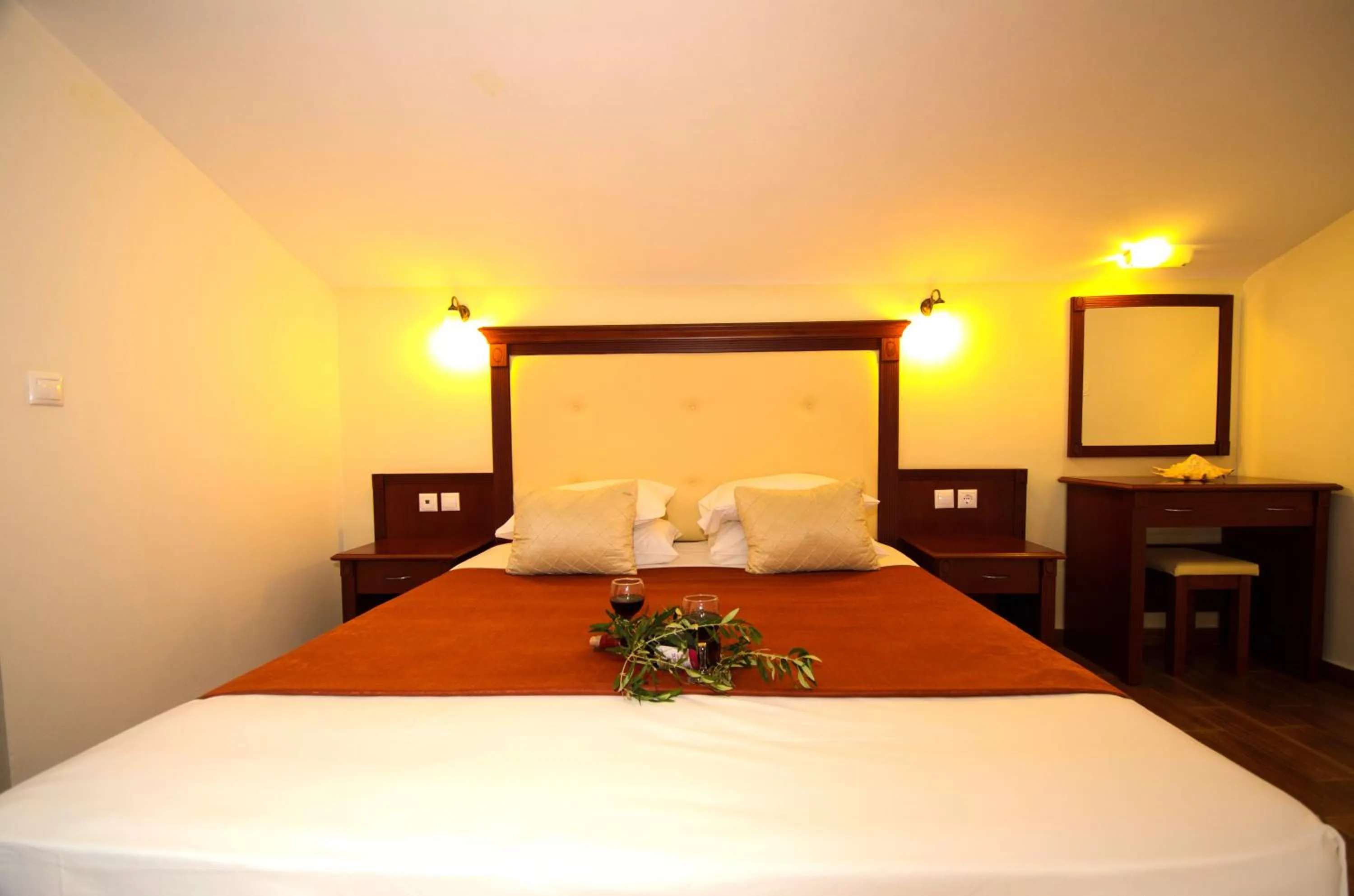 Shower, Bed in Village Mare