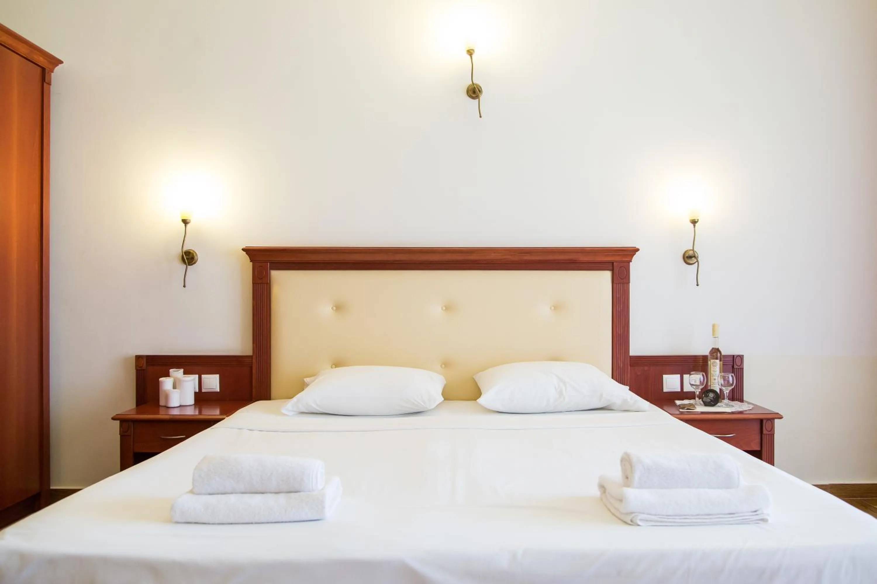 Shower, Bed in Village Mare