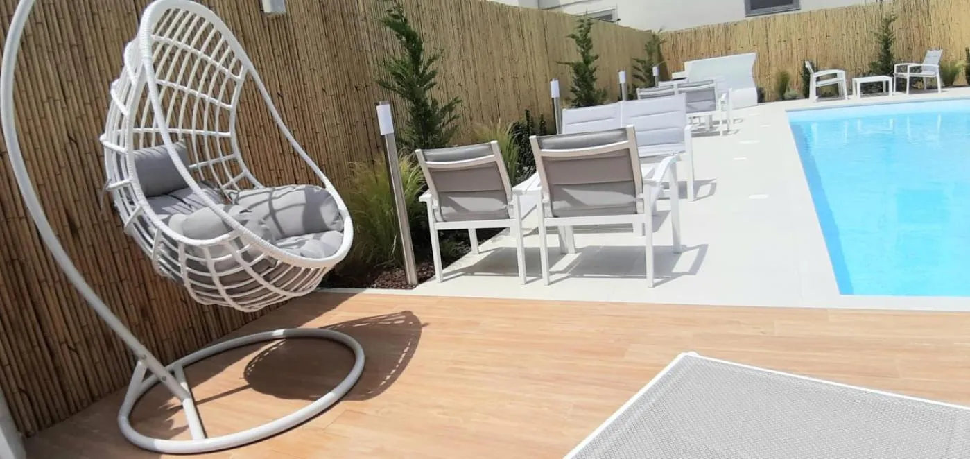 Swimming pool in Hotel Ermeti B&B Brunch