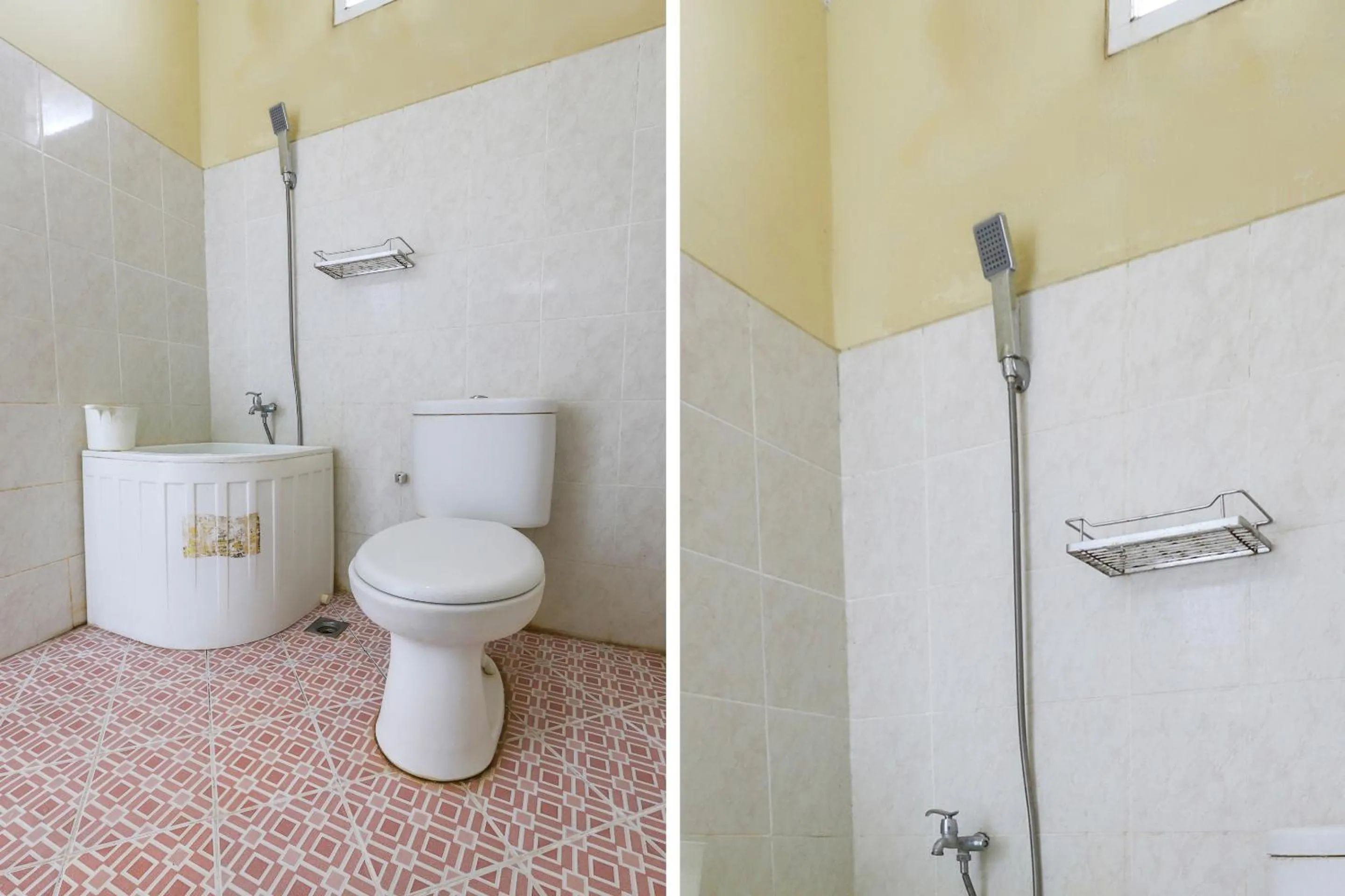 Bathroom in RedDoorz At Pelangi Guest House