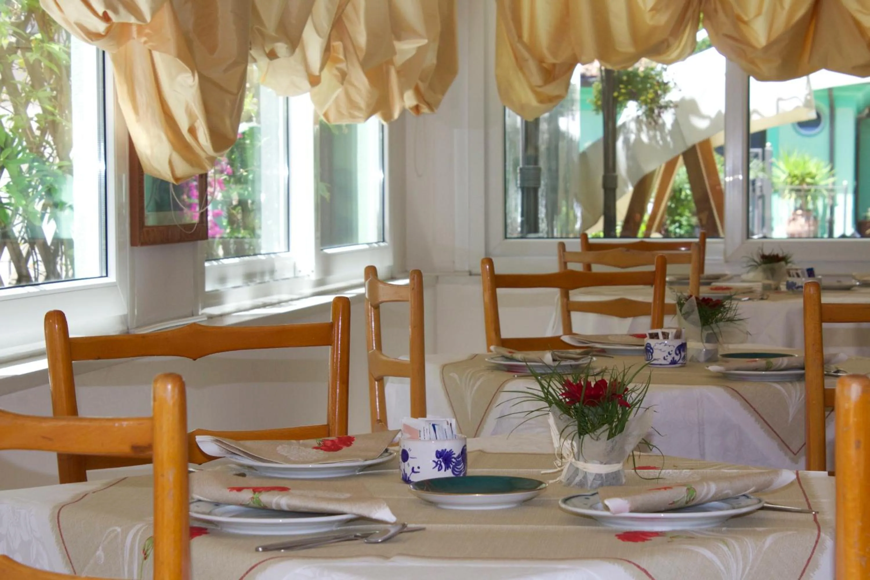 Restaurant/places to eat in Hotel Residence Charles