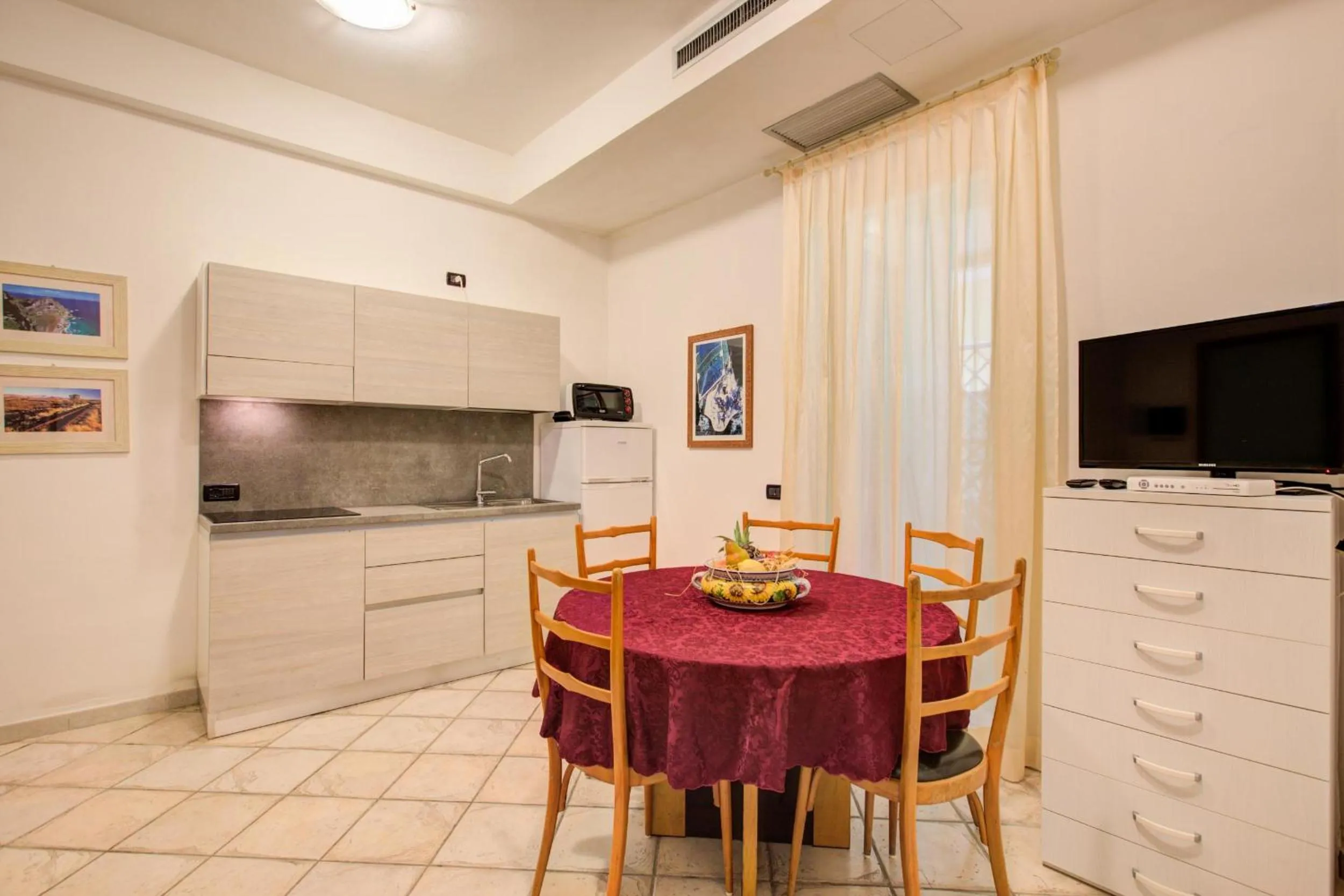 Kitchen or kitchenette in Hotel Residence Charles