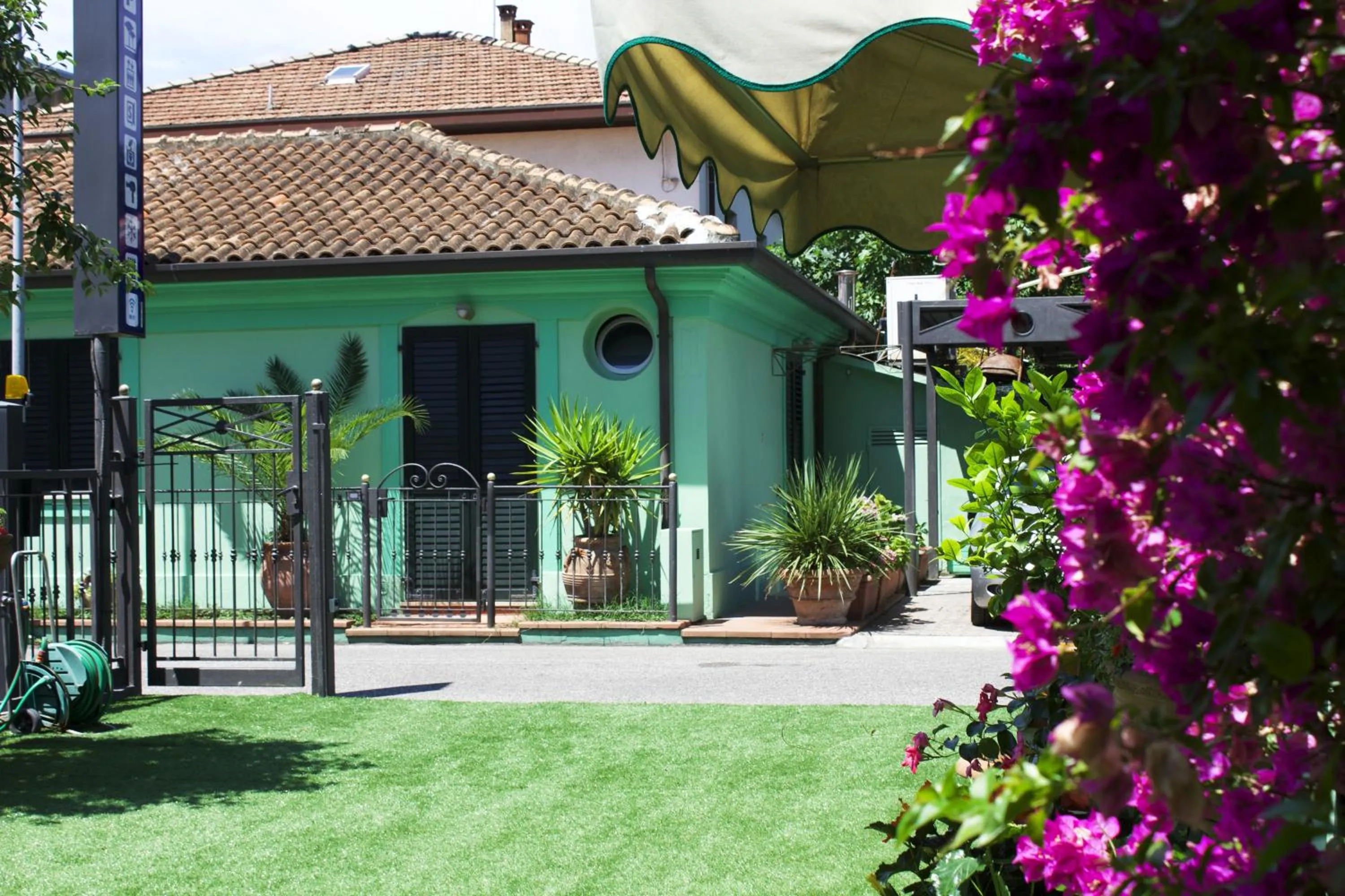 Property building in Hotel Residence Charles