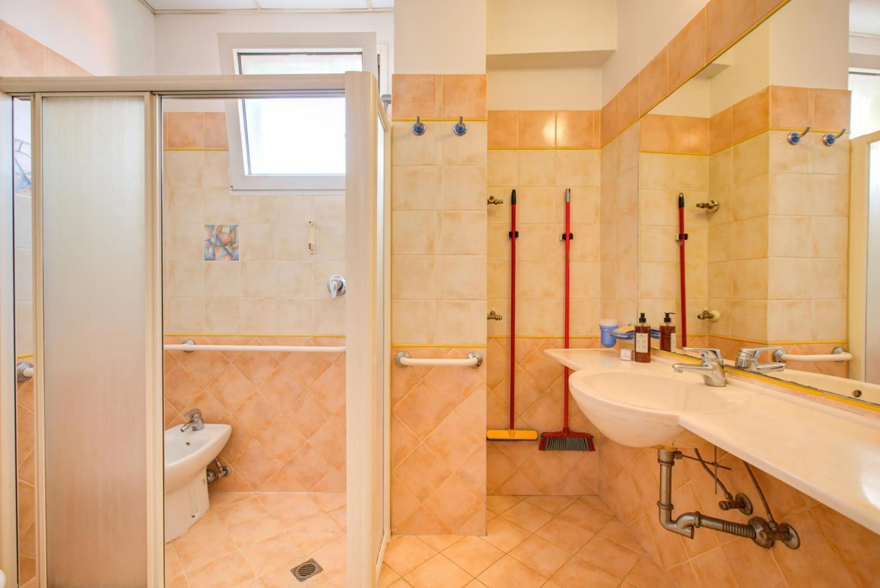 Shower in Hotel Residence Charles