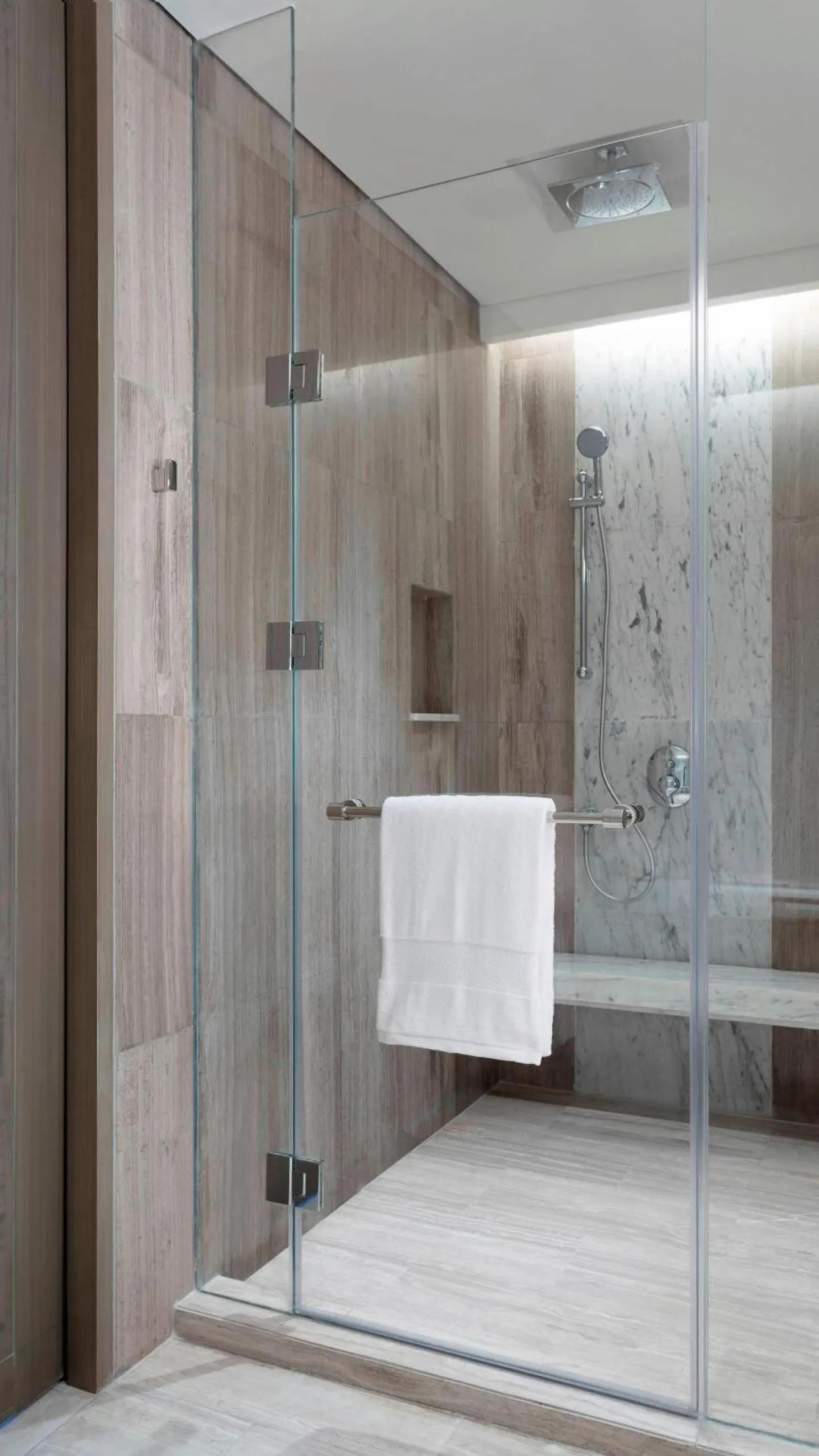 Shower in Clark Marriott Hotel