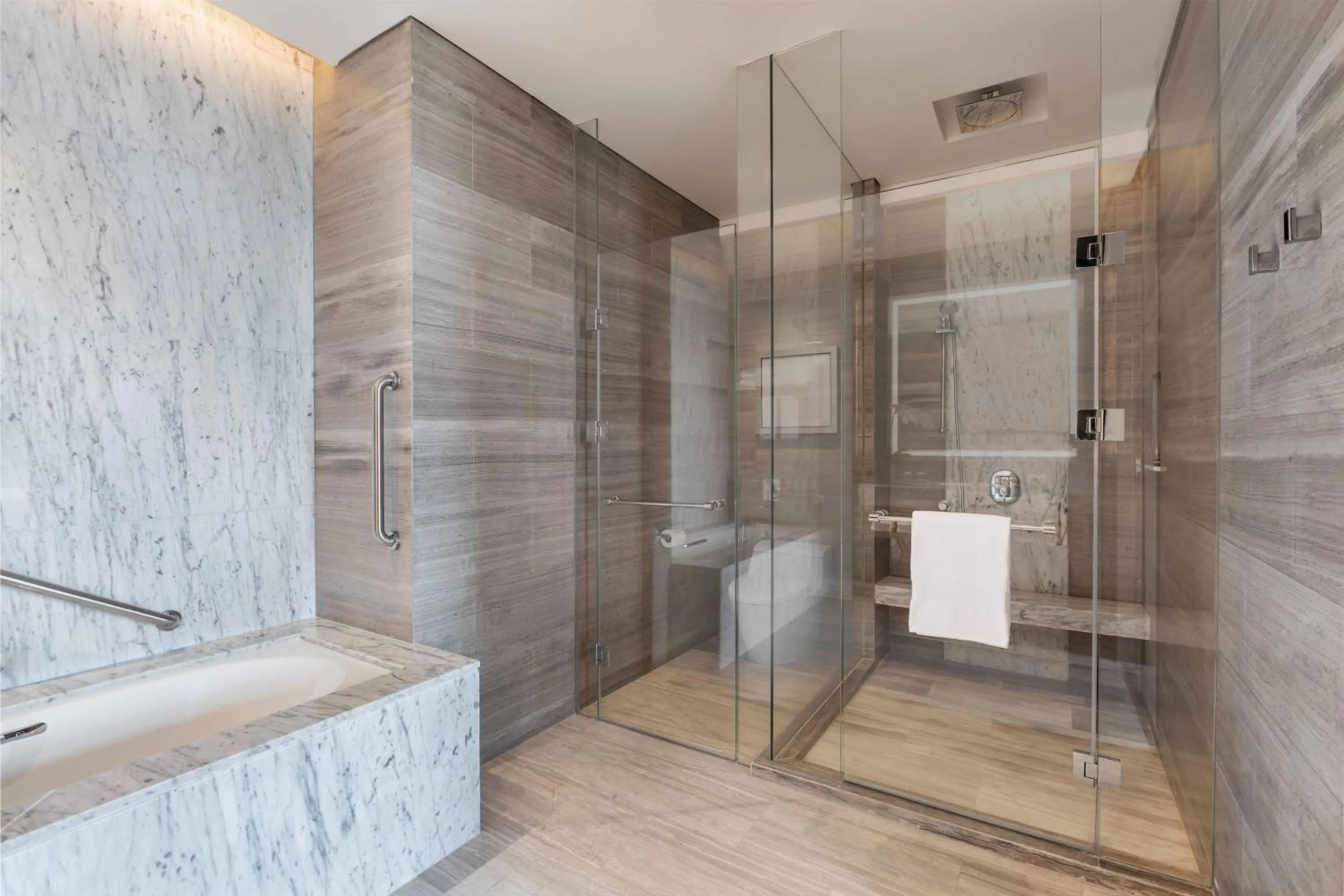 Bathroom in Clark Marriott Hotel