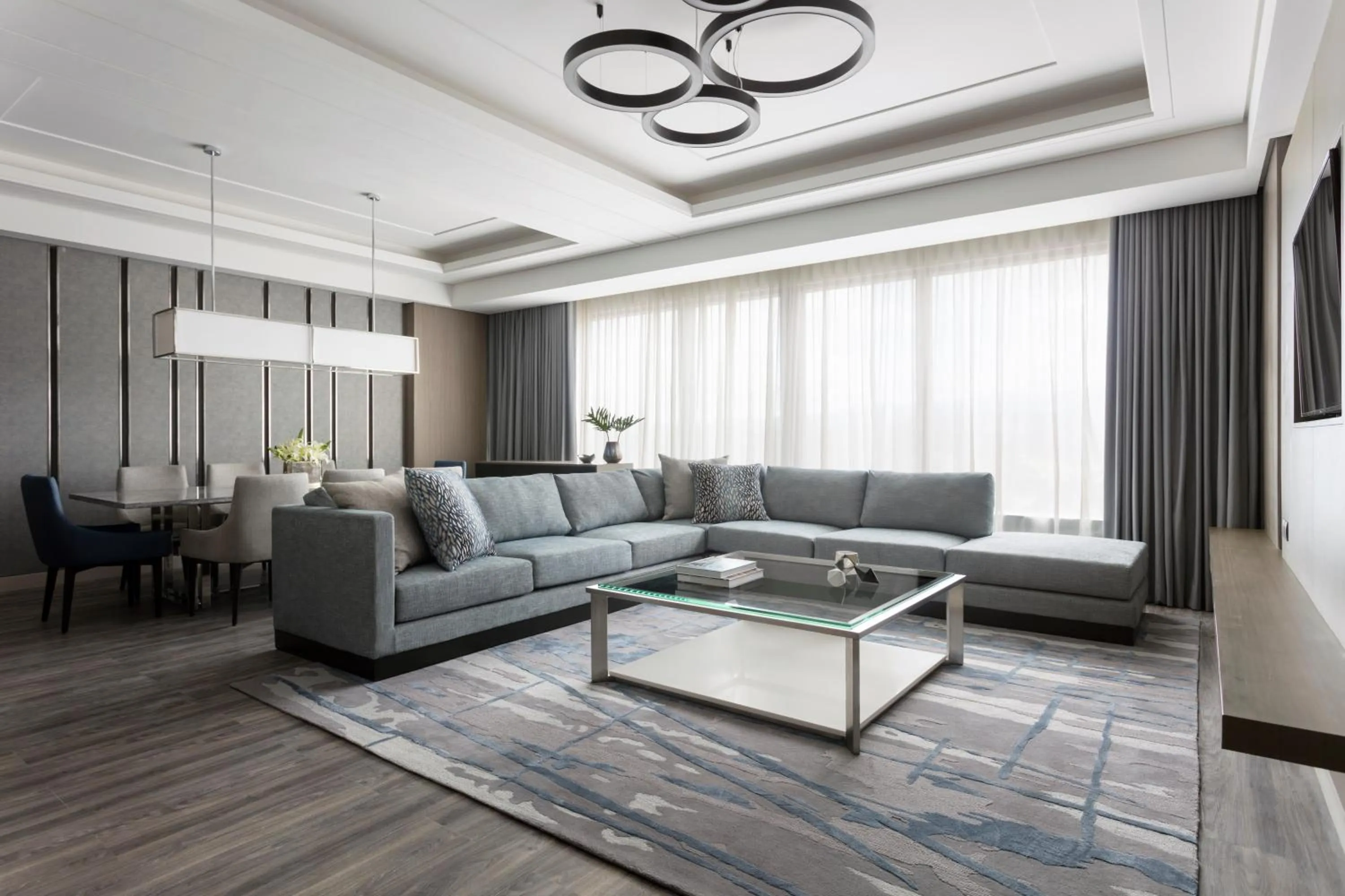 Living room in Clark Marriott Hotel