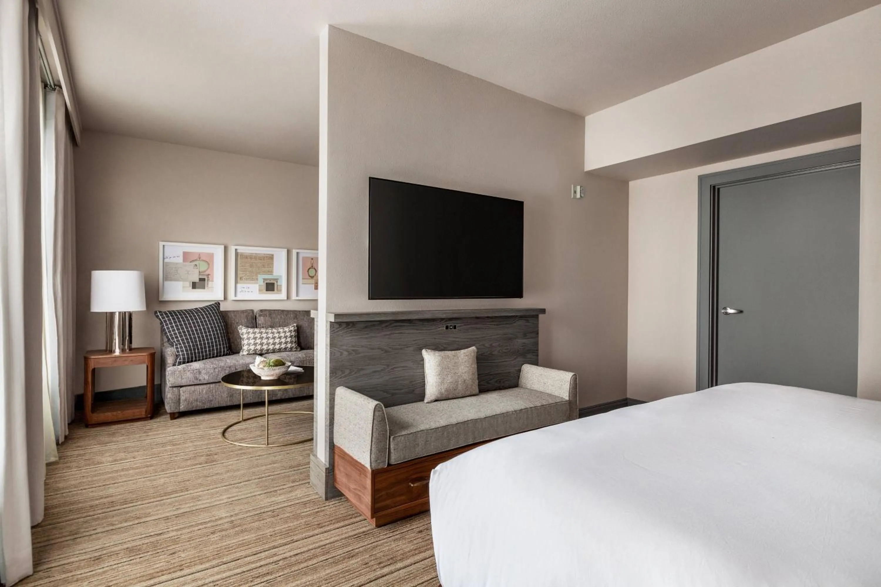 Photo of the whole room, Bed in Hotel Northland, Autograph Collection