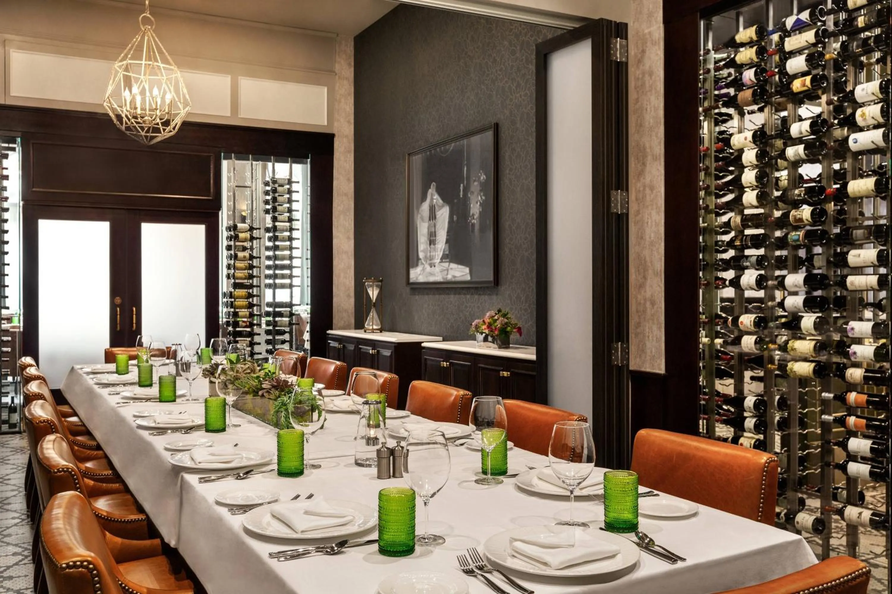 Restaurant/places to eat in Hotel Northland, Autograph Collection