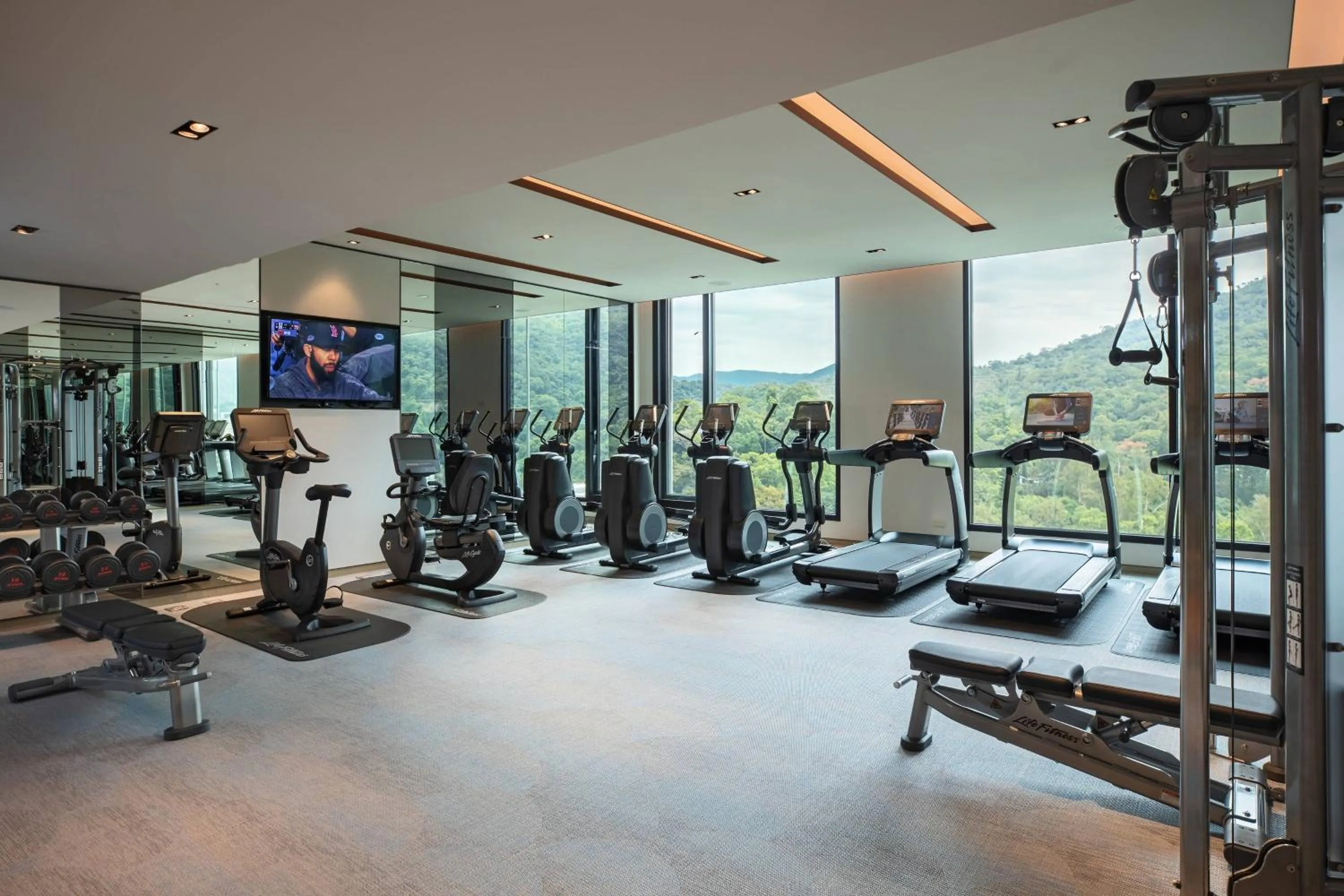 Fitness centre/facilities in Renaissance Taipei Shihlin Hotel