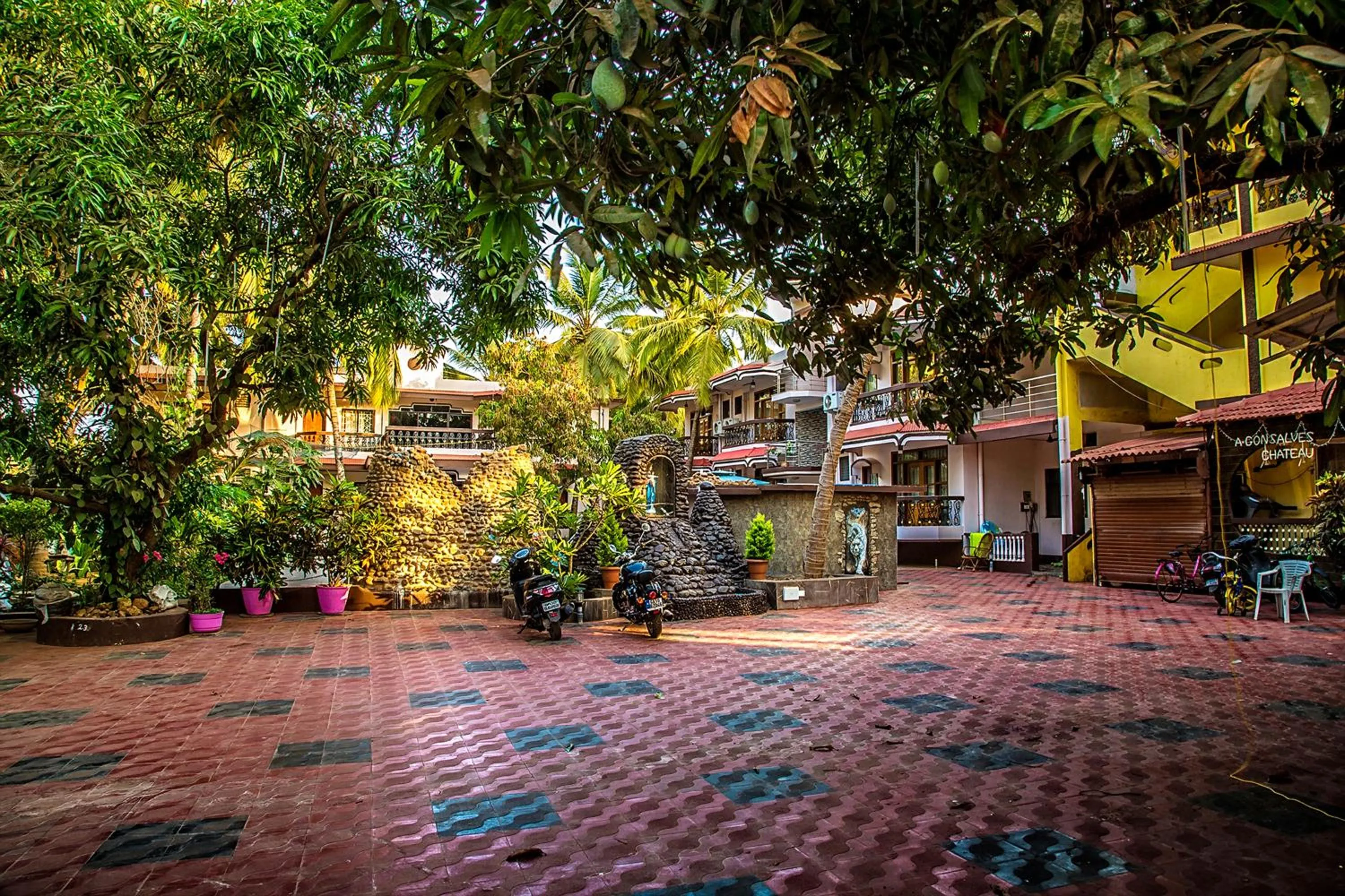 Facade/entrance in Sea View Resort