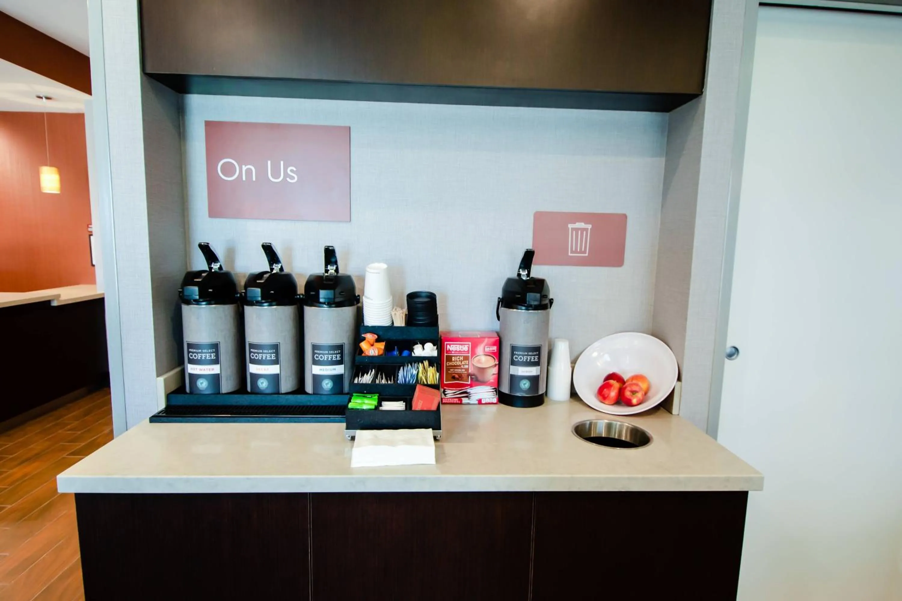 Lounge or bar in TownePlace Suites by Marriott Temple