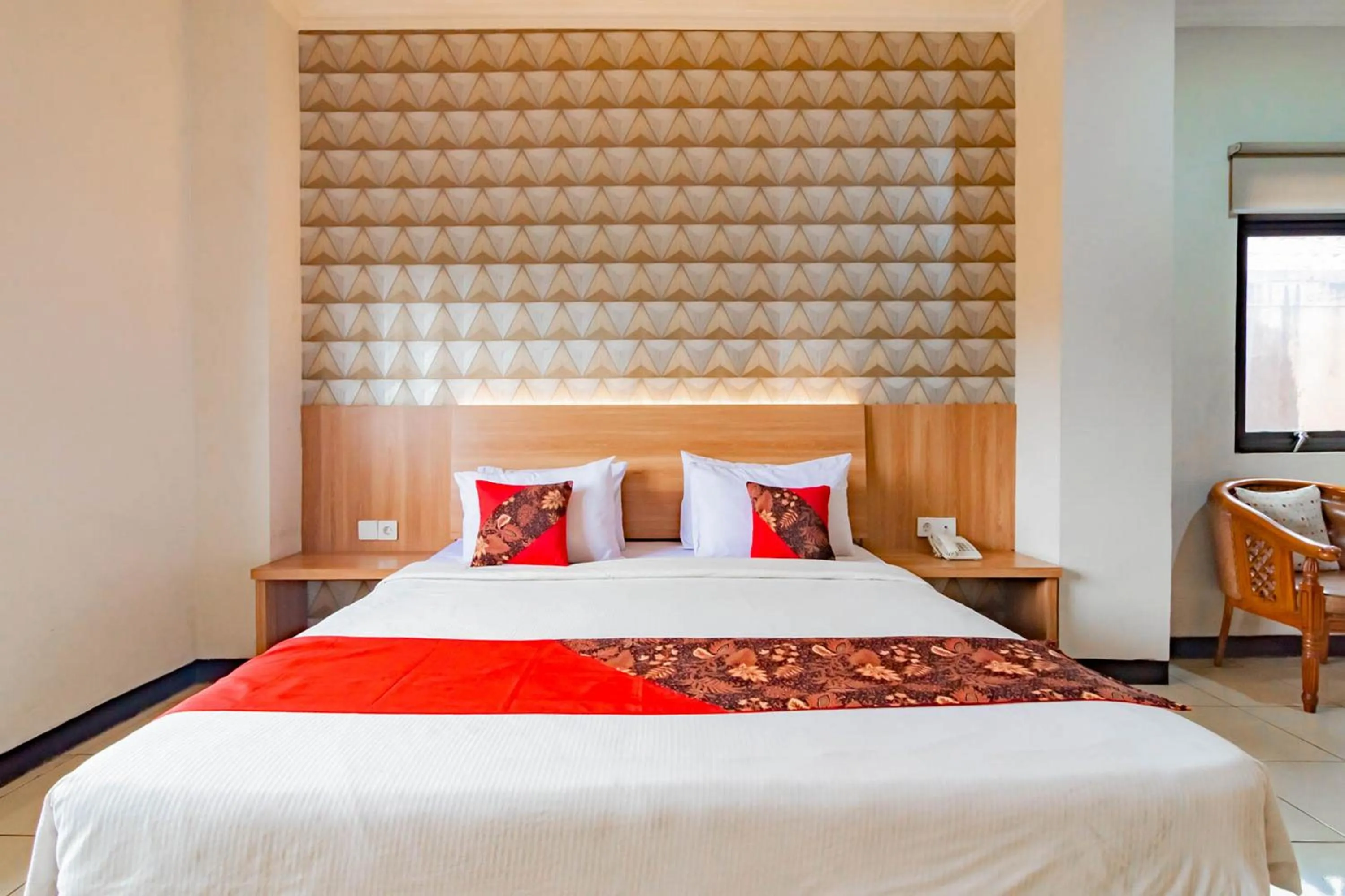 Bed in Cihampelas Hotel 2 Mitra RedDoorz