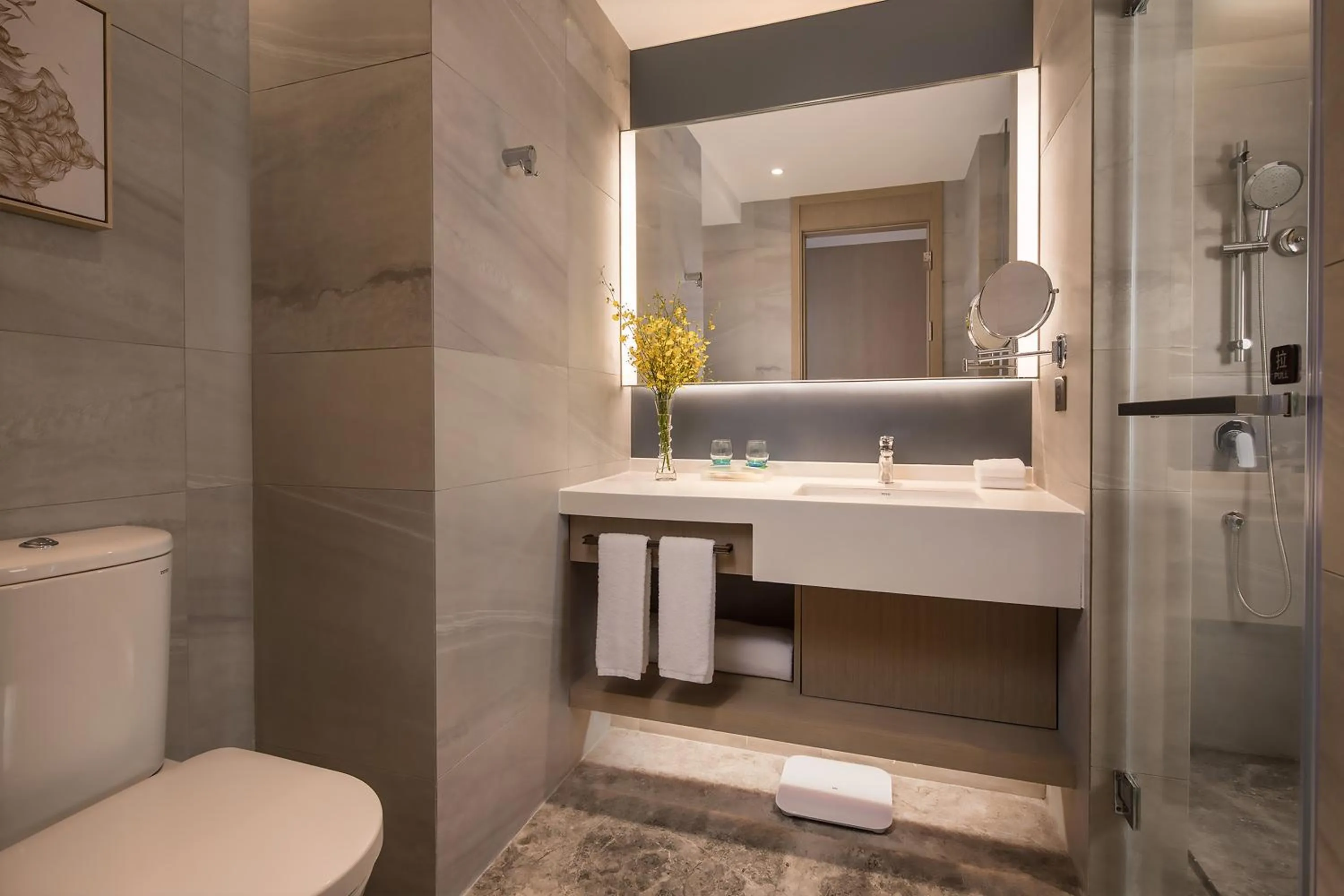 Photo of the whole room in Holiday Inn - Nanjing South Station by IHG