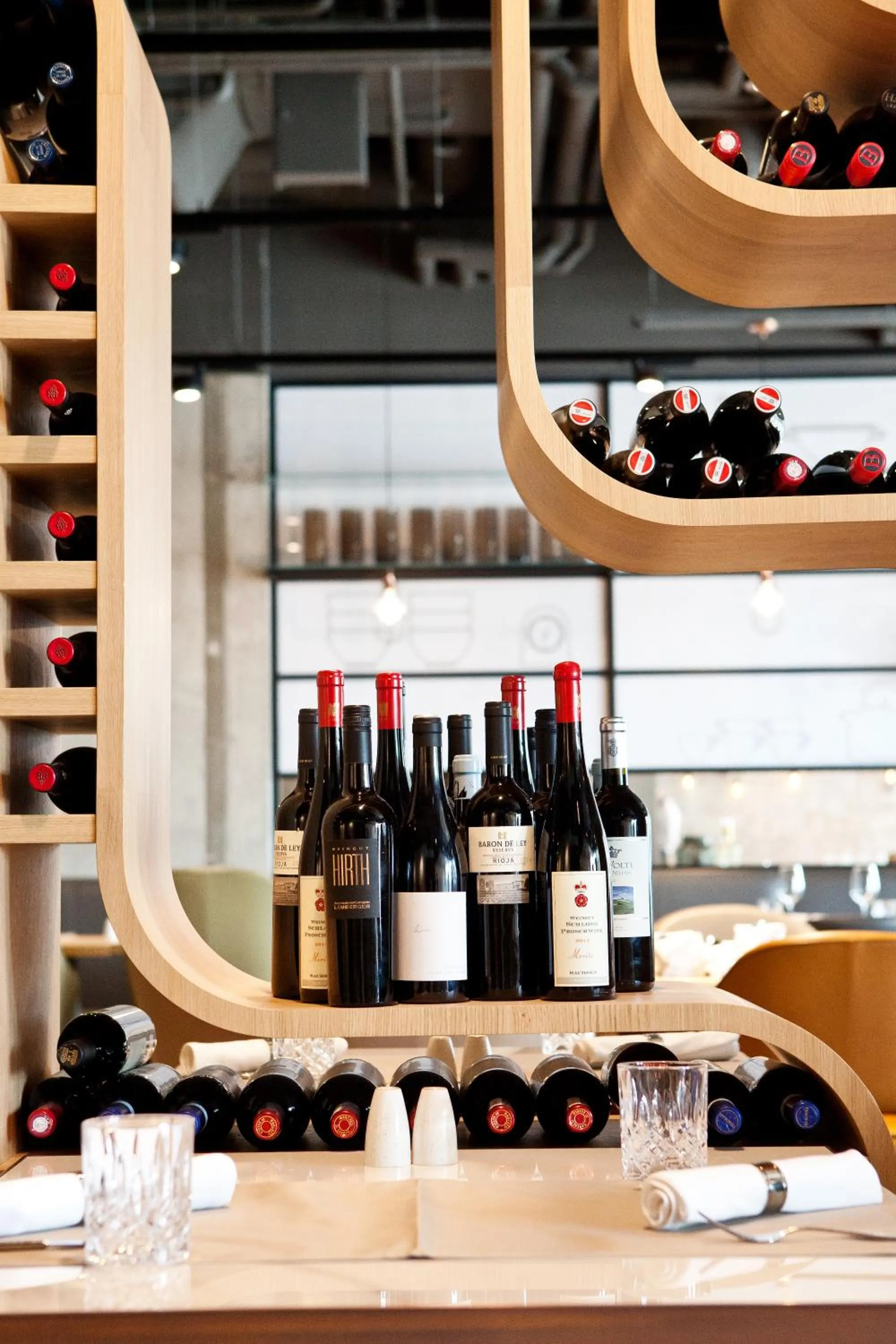 Lounge or bar in Hotel Indigo Berlin - East Side Gallery