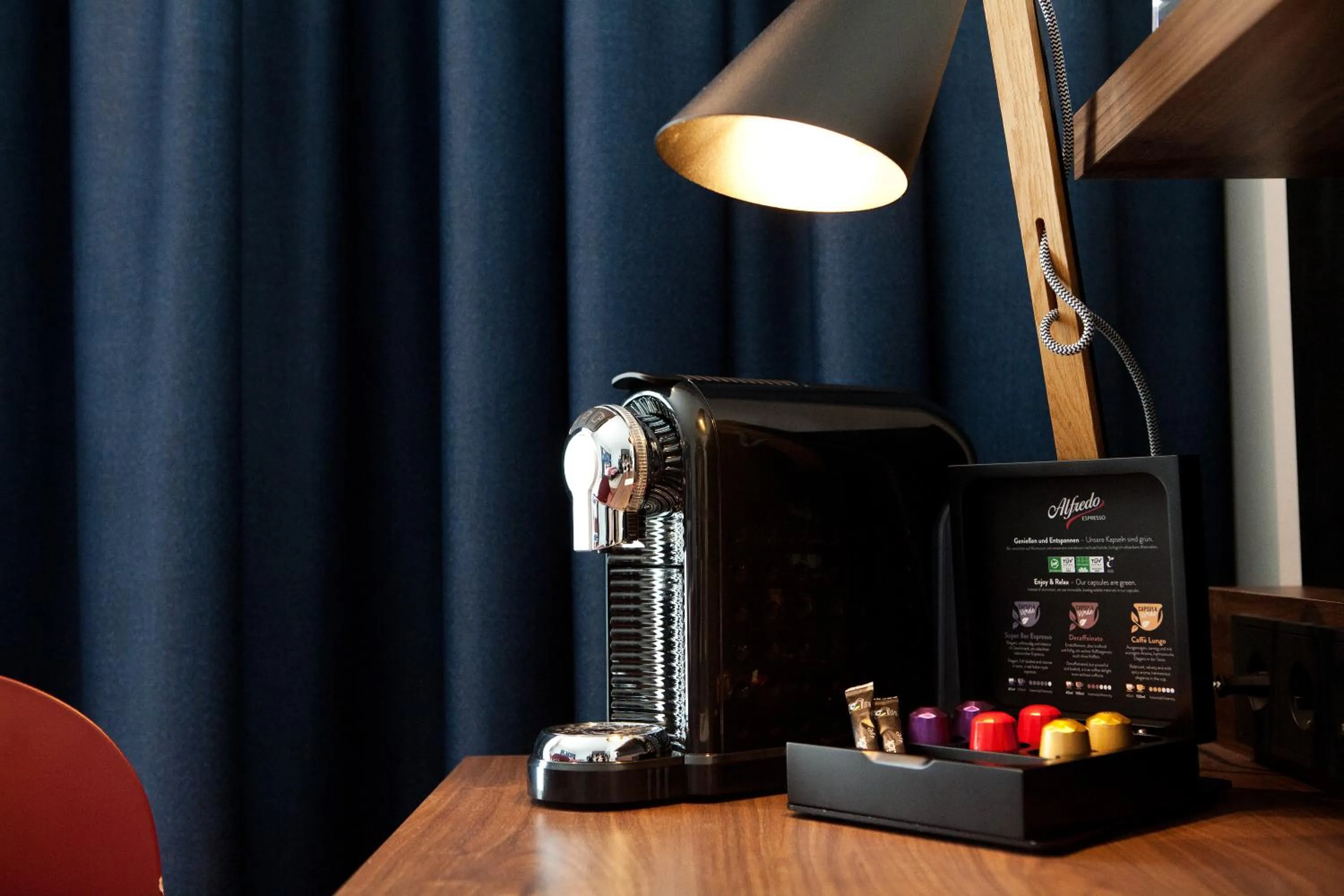 Bed in Hotel Indigo Berlin - East Side Gallery