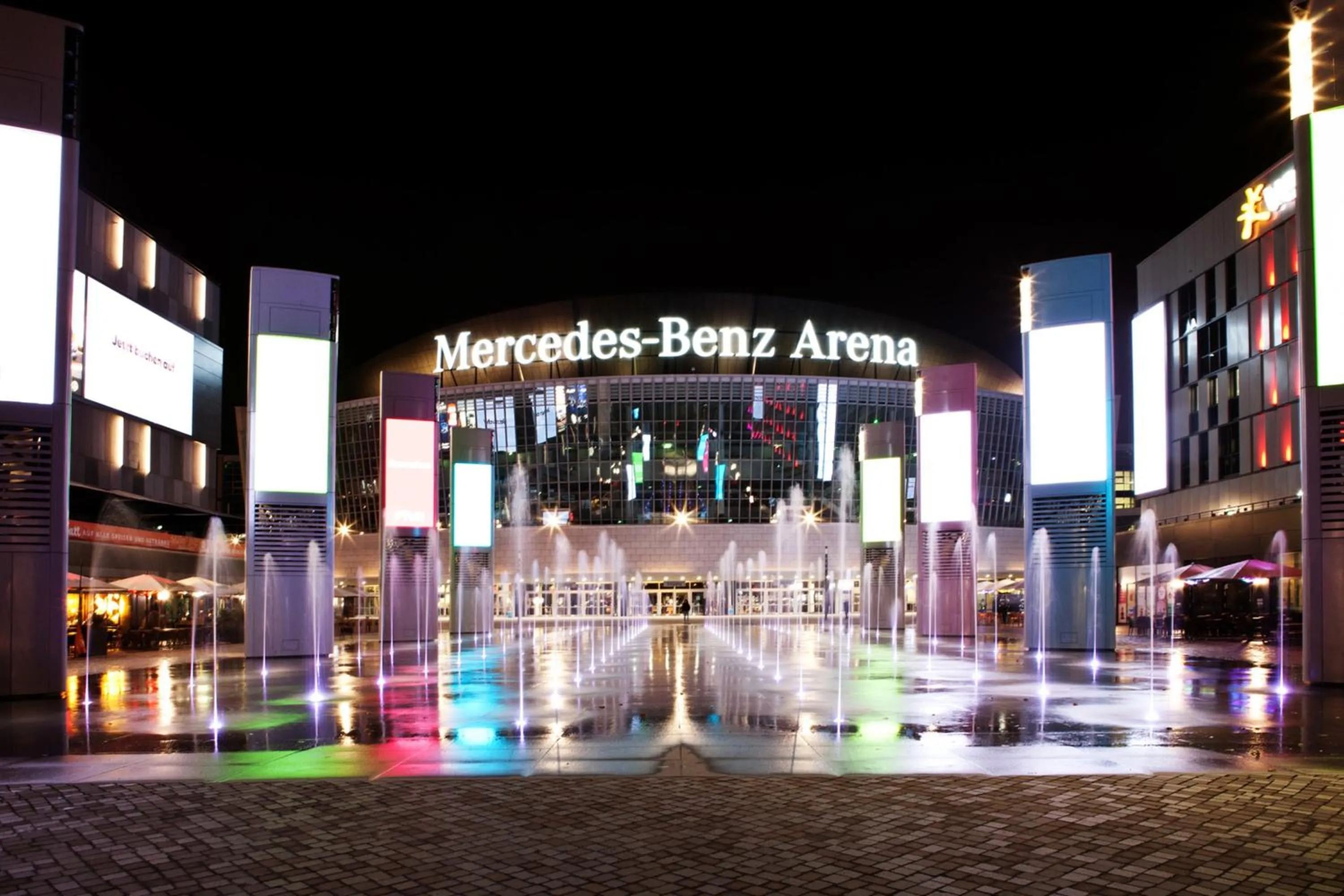 Nearby landmark in Hotel Indigo Berlin - East Side Gallery