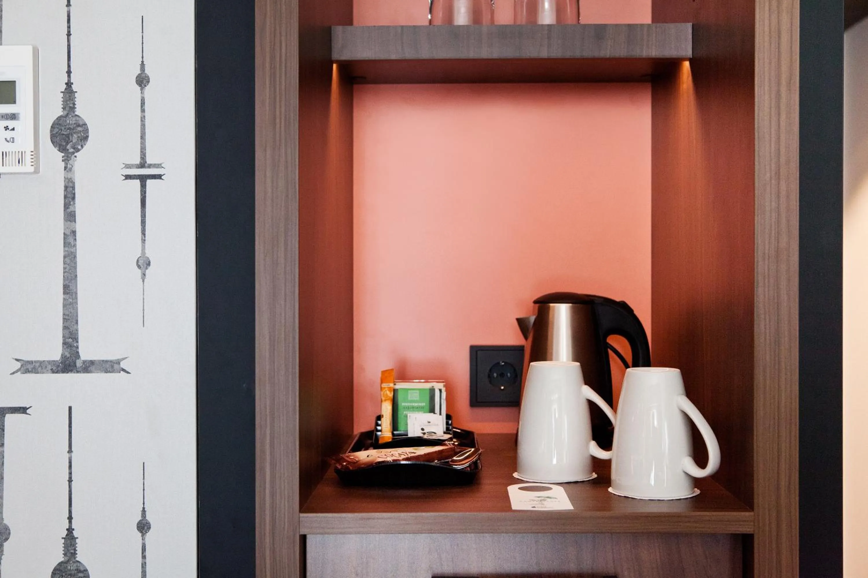 Coffee/tea facilities in Hotel Indigo Berlin - East Side Gallery