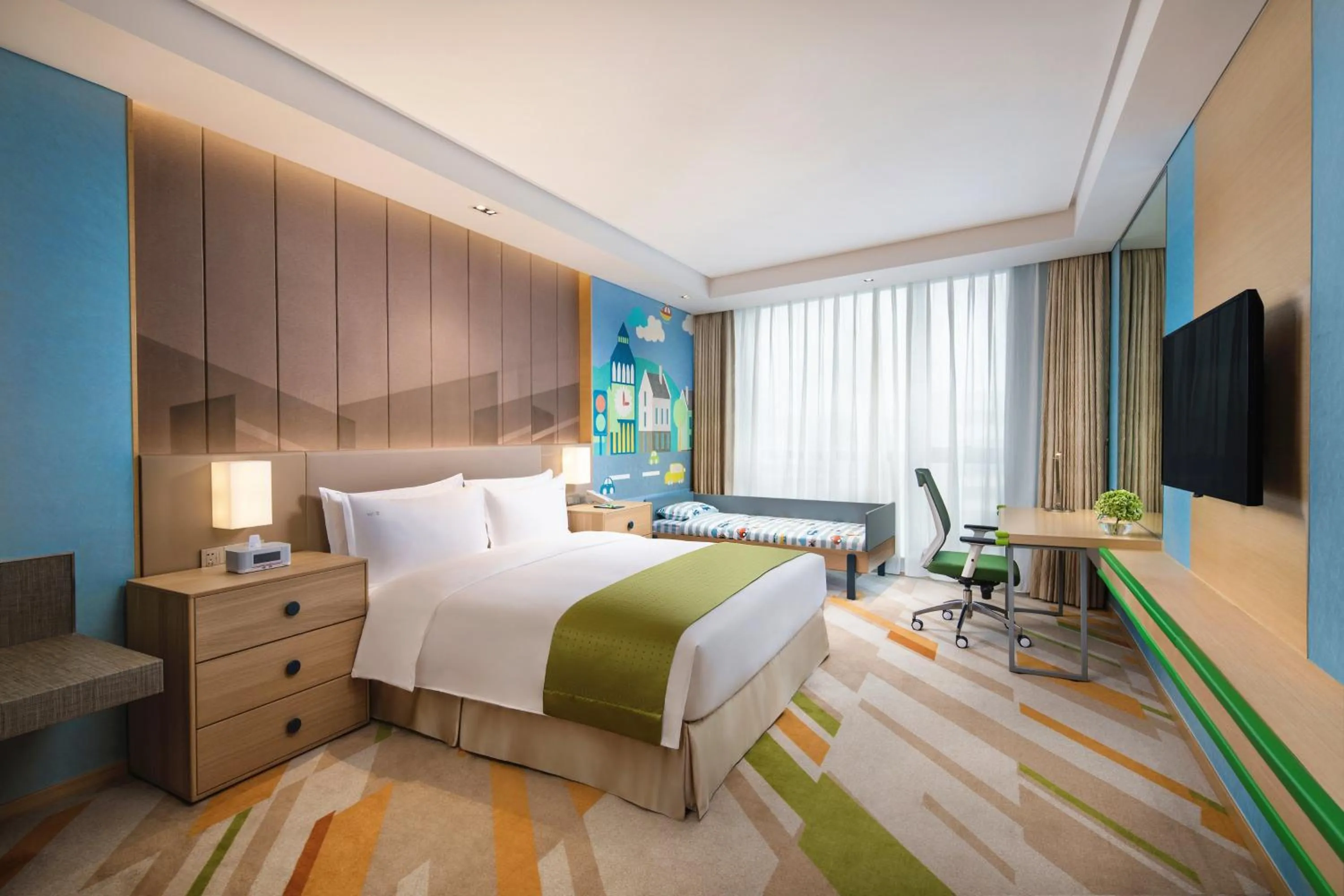 Photo of the whole room, Bed in Holiday Inn Wuxi Taihu New City by IHG