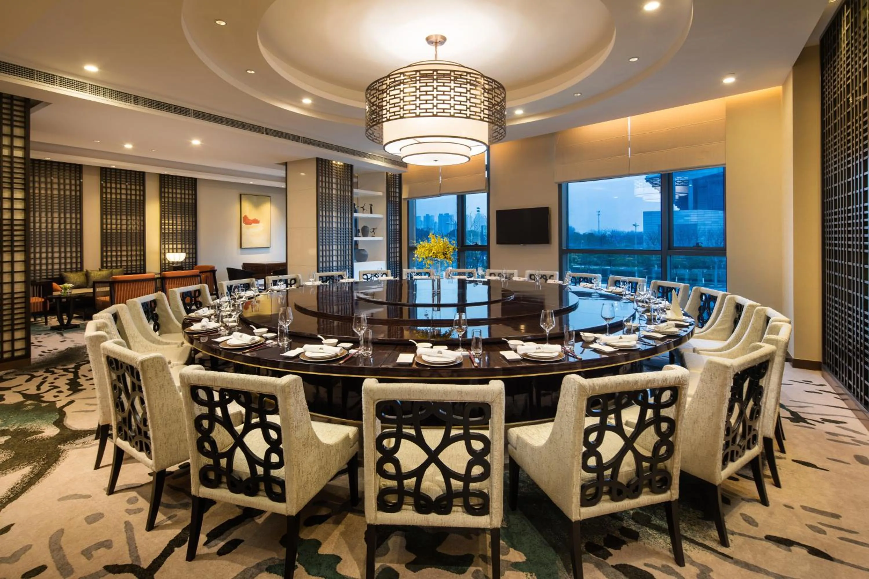 Restaurant/places to eat in Holiday Inn Wuxi Taihu New City by IHG