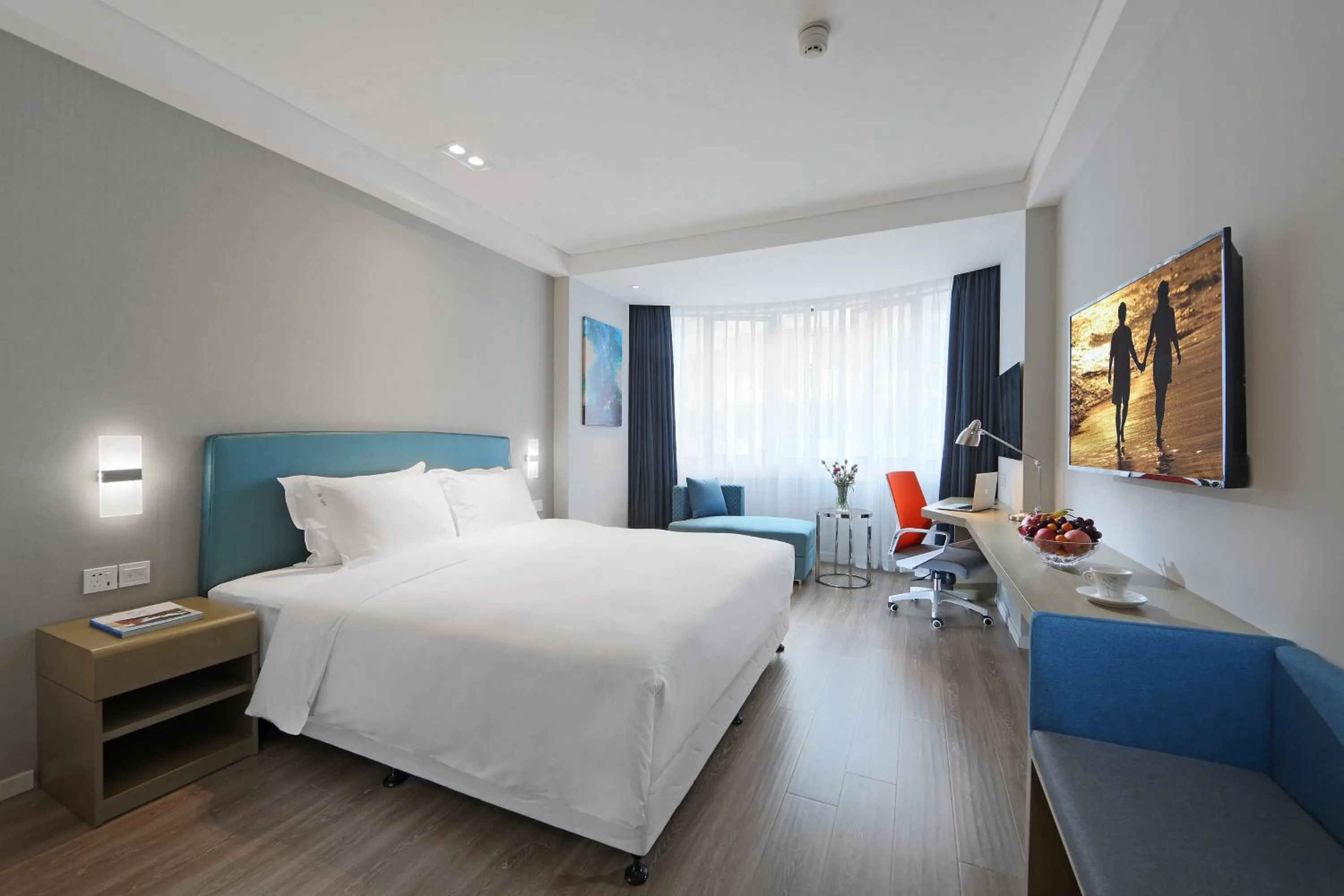 Photo of the whole room, Bed in Holiday Inn Express - Xiamen City Center by IHG