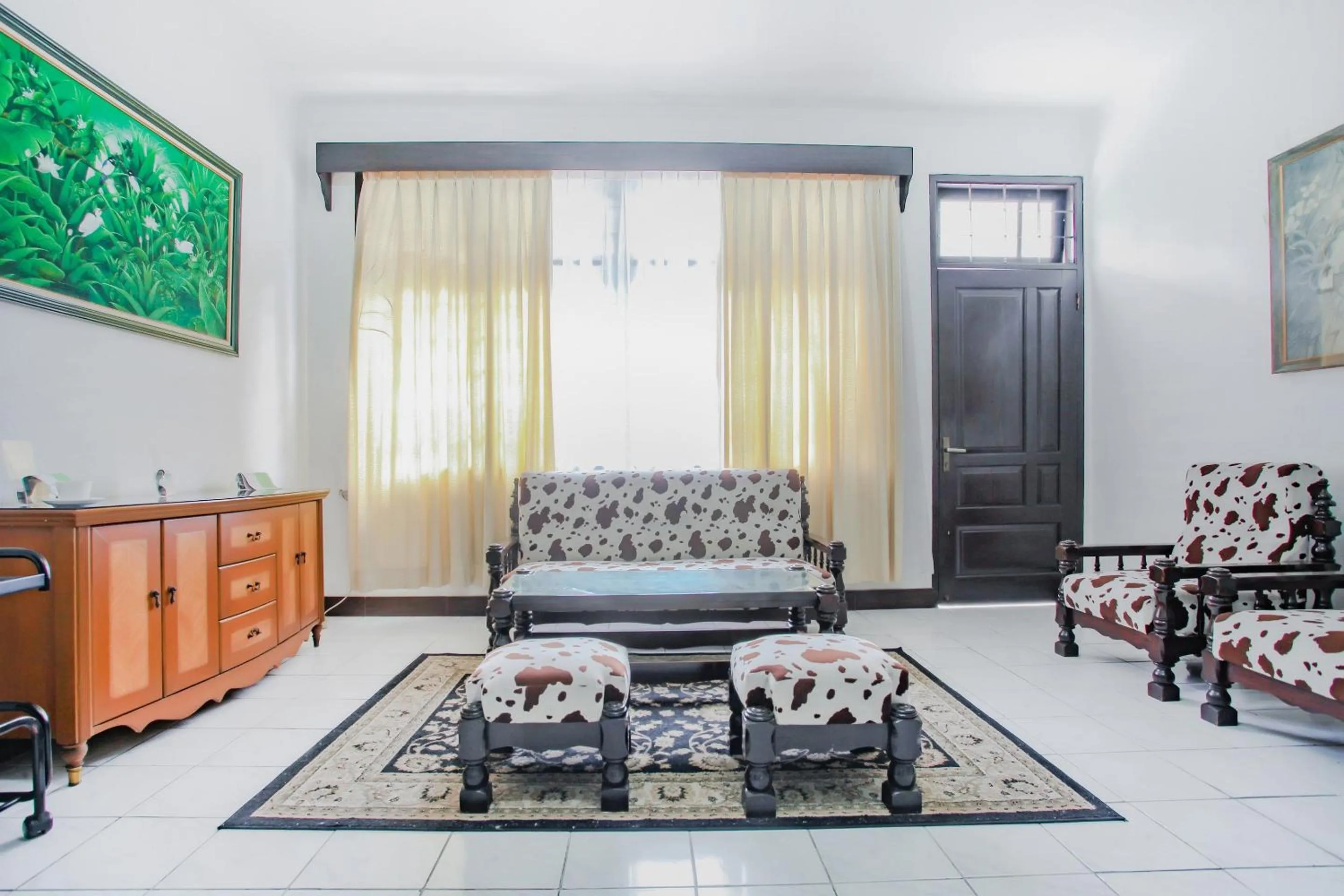 Lobby or reception in OYO Life 90091 Wisma Pakuan Syariah