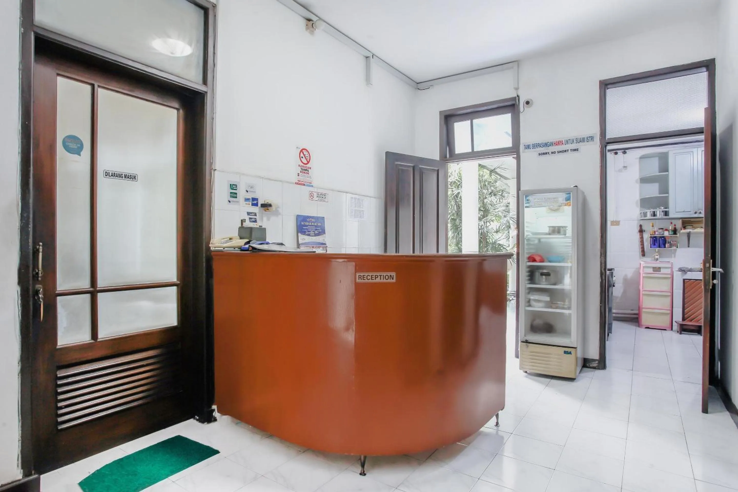 Lobby or reception in OYO Life 90091 Wisma Pakuan Syariah