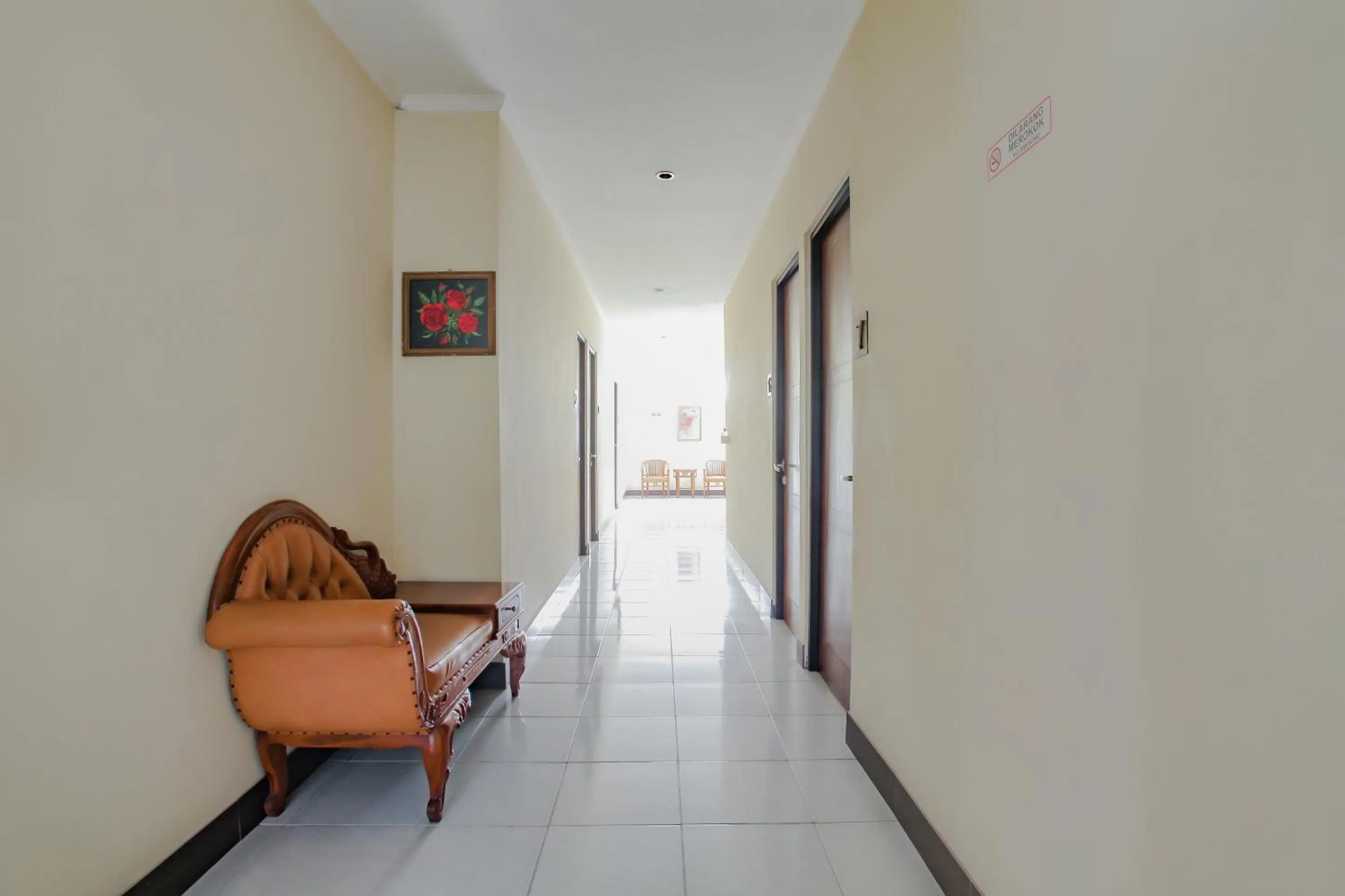 Lobby or reception in OYO Life 90091 Wisma Pakuan Syariah