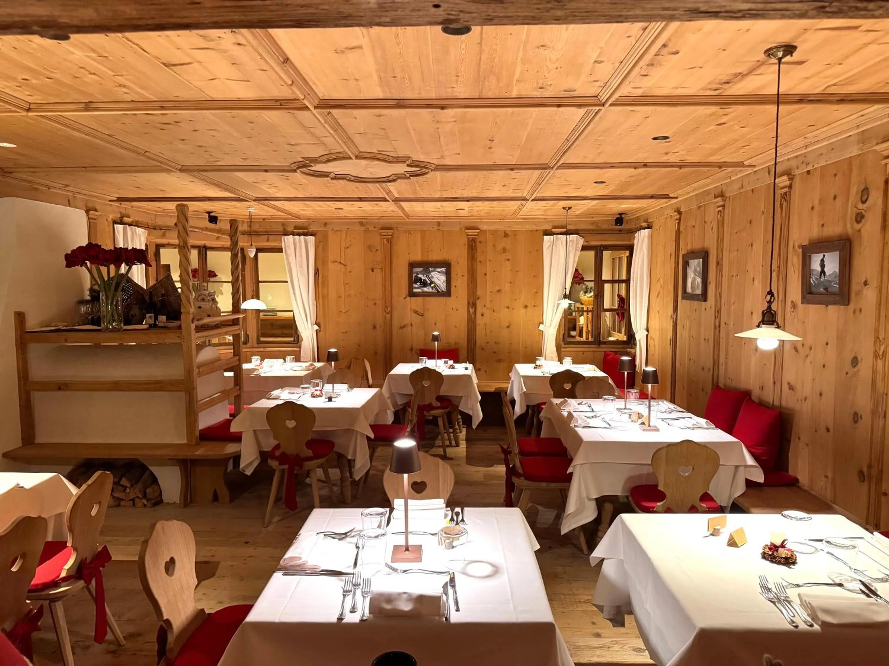 Restaurant/places to eat in Hotel Gran Fanes