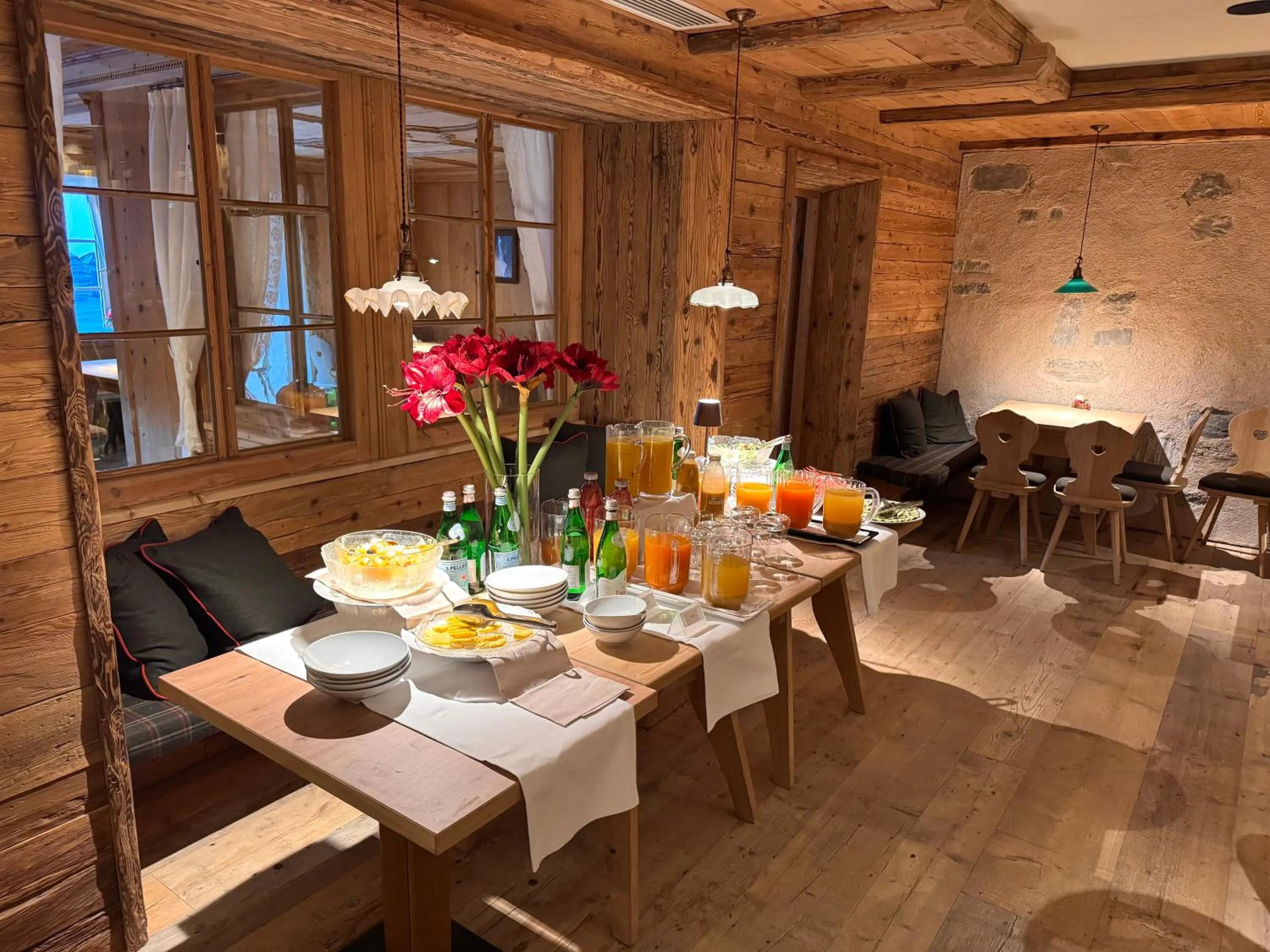 Continental breakfast in Hotel Gran Fanes