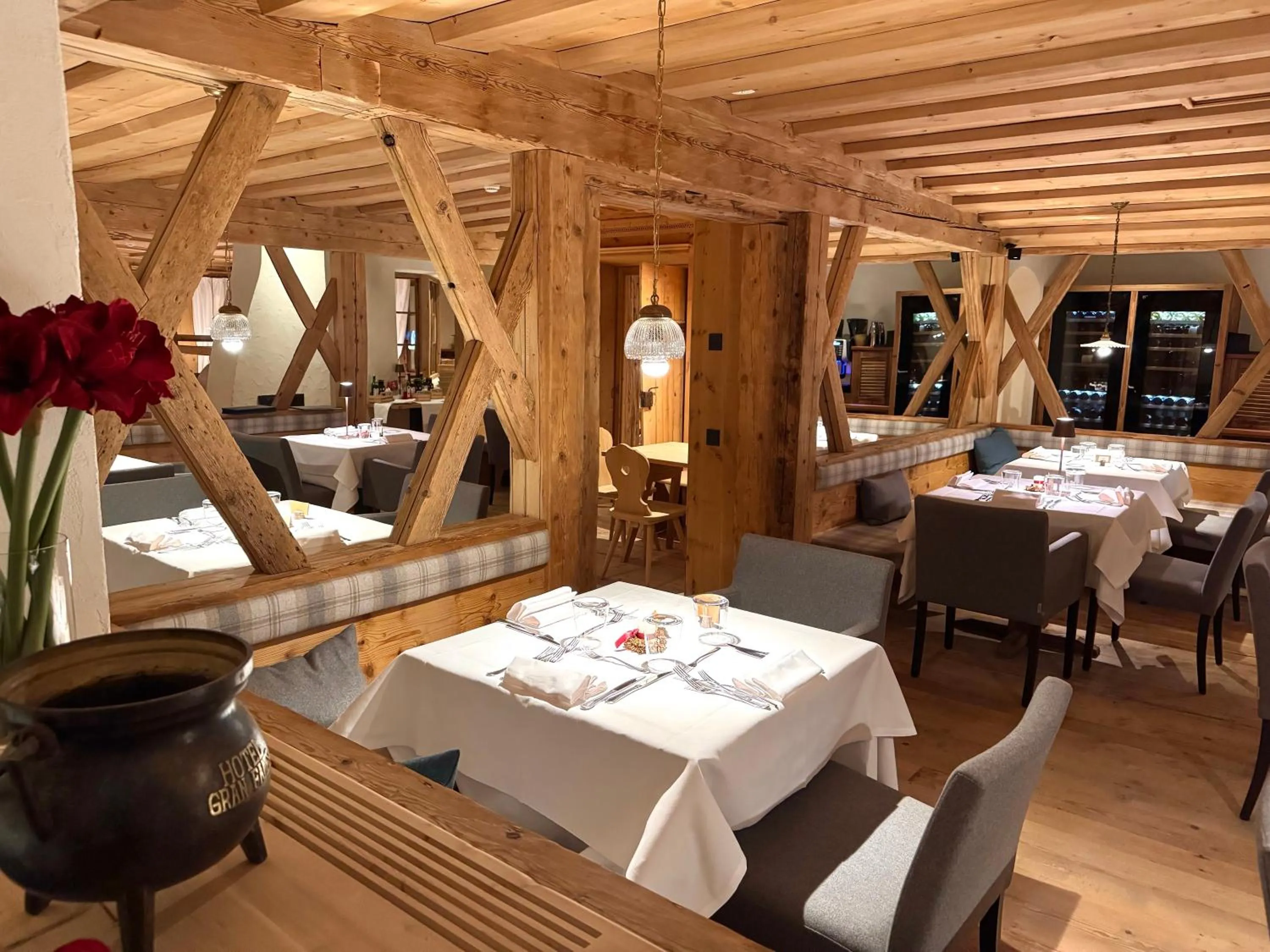 Restaurant/places to eat in Hotel Gran Fanes