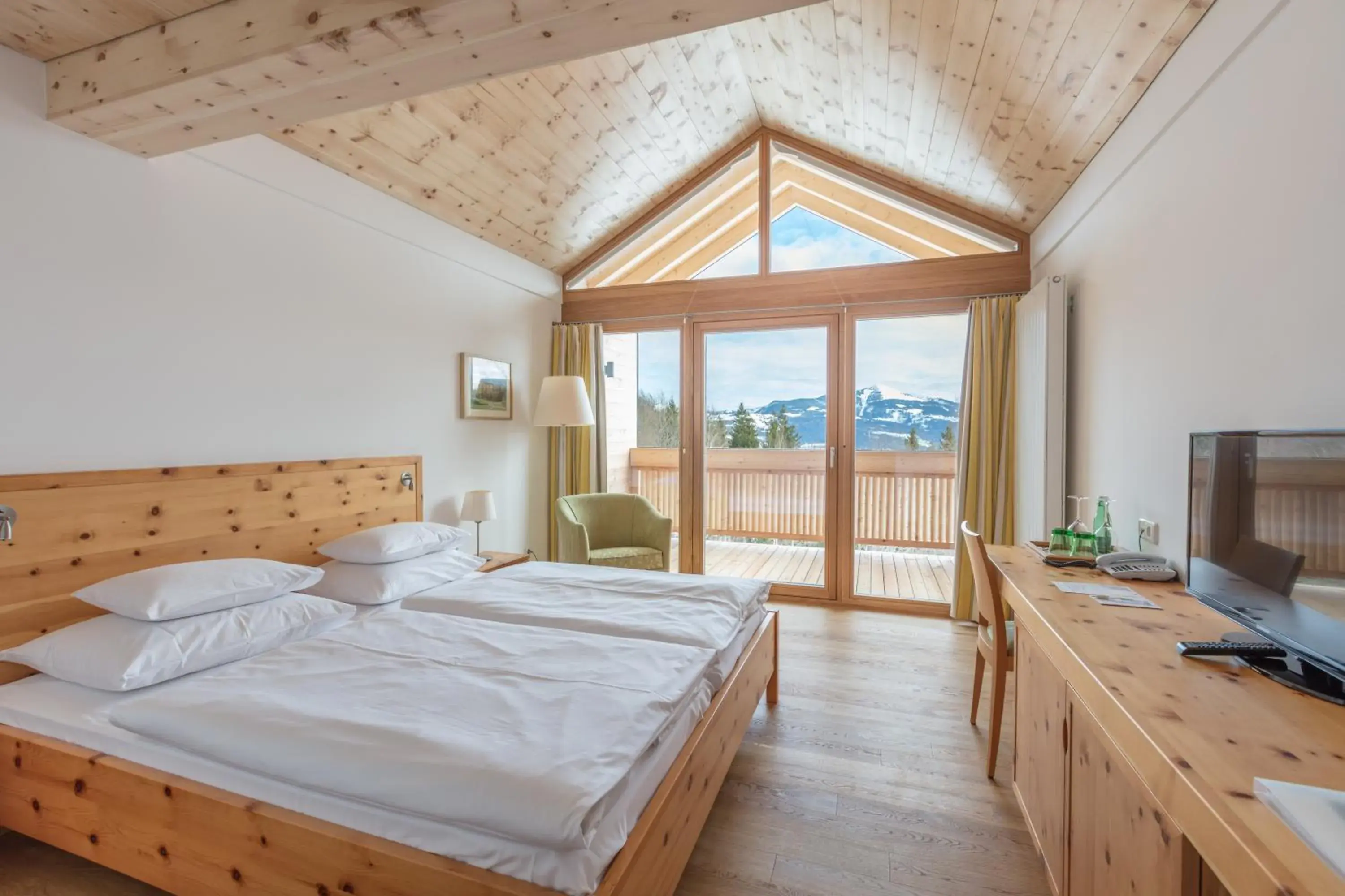 Deluxe Double Room with Balcony - single occupancy in Hotel garni Kranzbichlhof Deluxe Double Room with Balcony - single occupancy in Hotel garni Kranzbichlhof