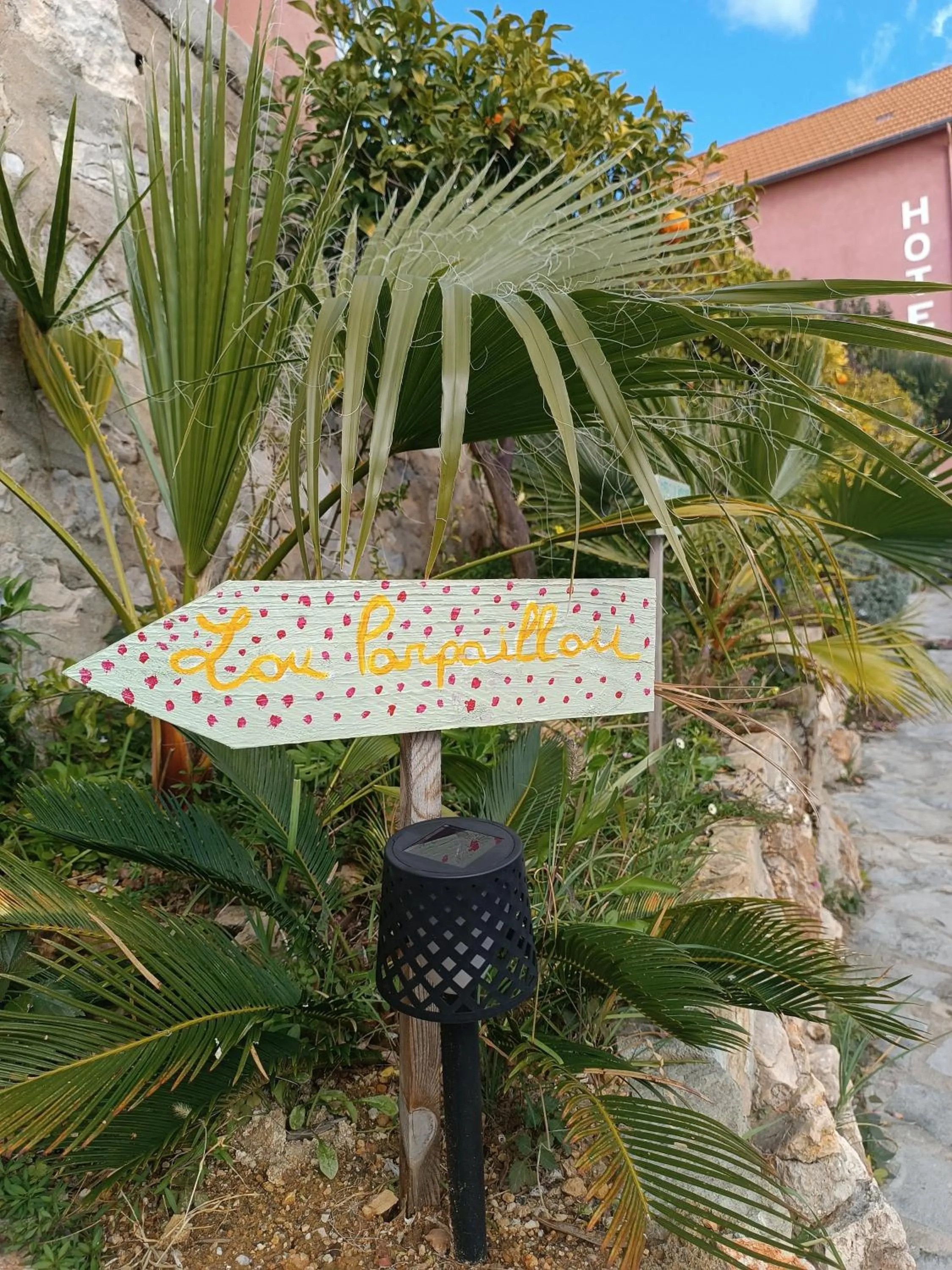 Garden in Les Galets Hôtel et B&B