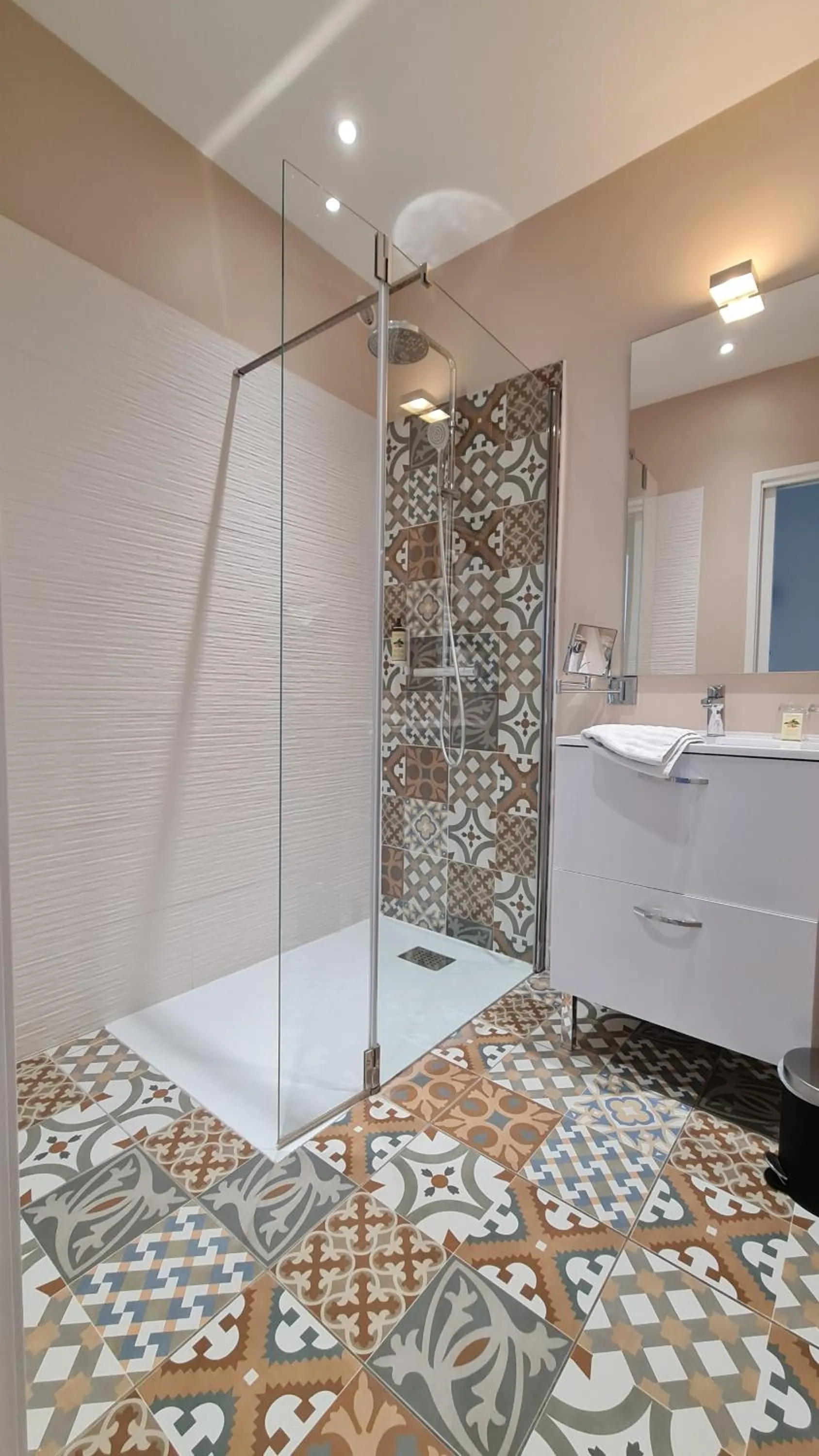 Bathroom in Les Galets Hôtel et B&B