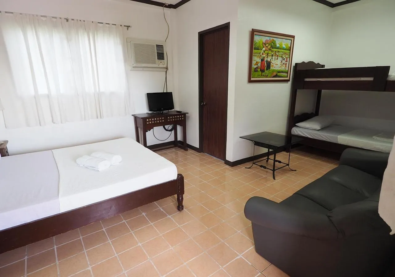 Photo of the whole room, Bed in Balay Travel Lodge