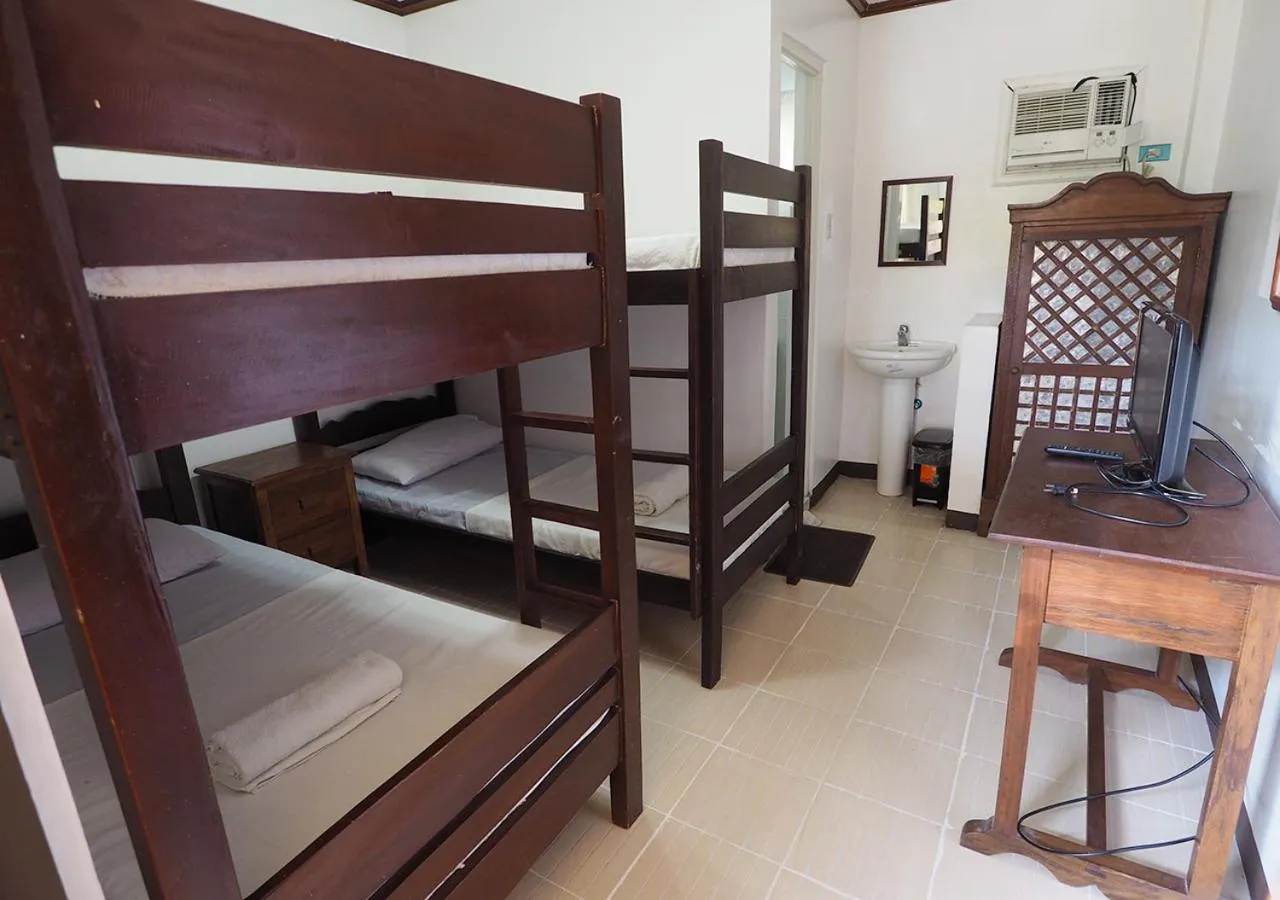 bunk bed, Bed in Balay Travel Lodge