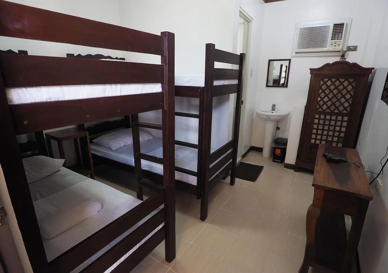 Photo of the whole room, Bed in Balay Travel Lodge
