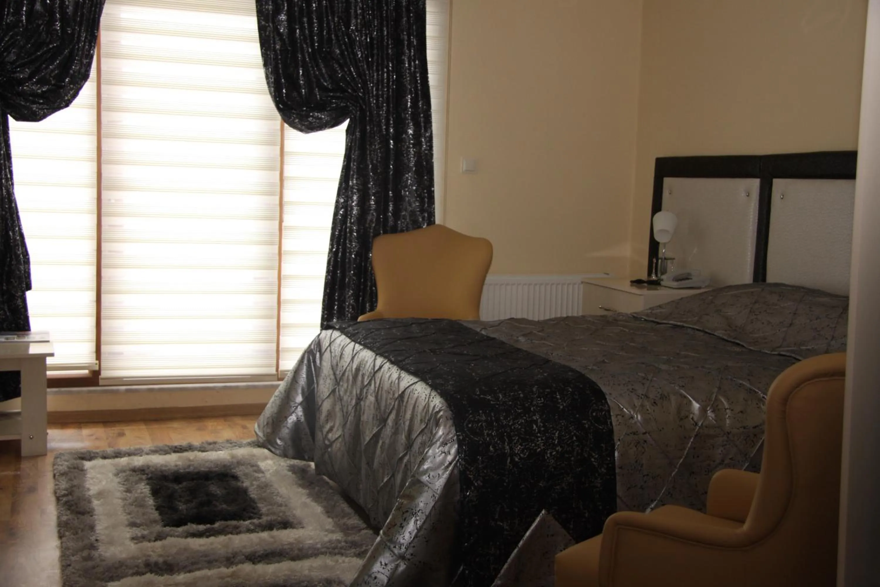 Photo of the whole room in Cmr Aydogan Hotel