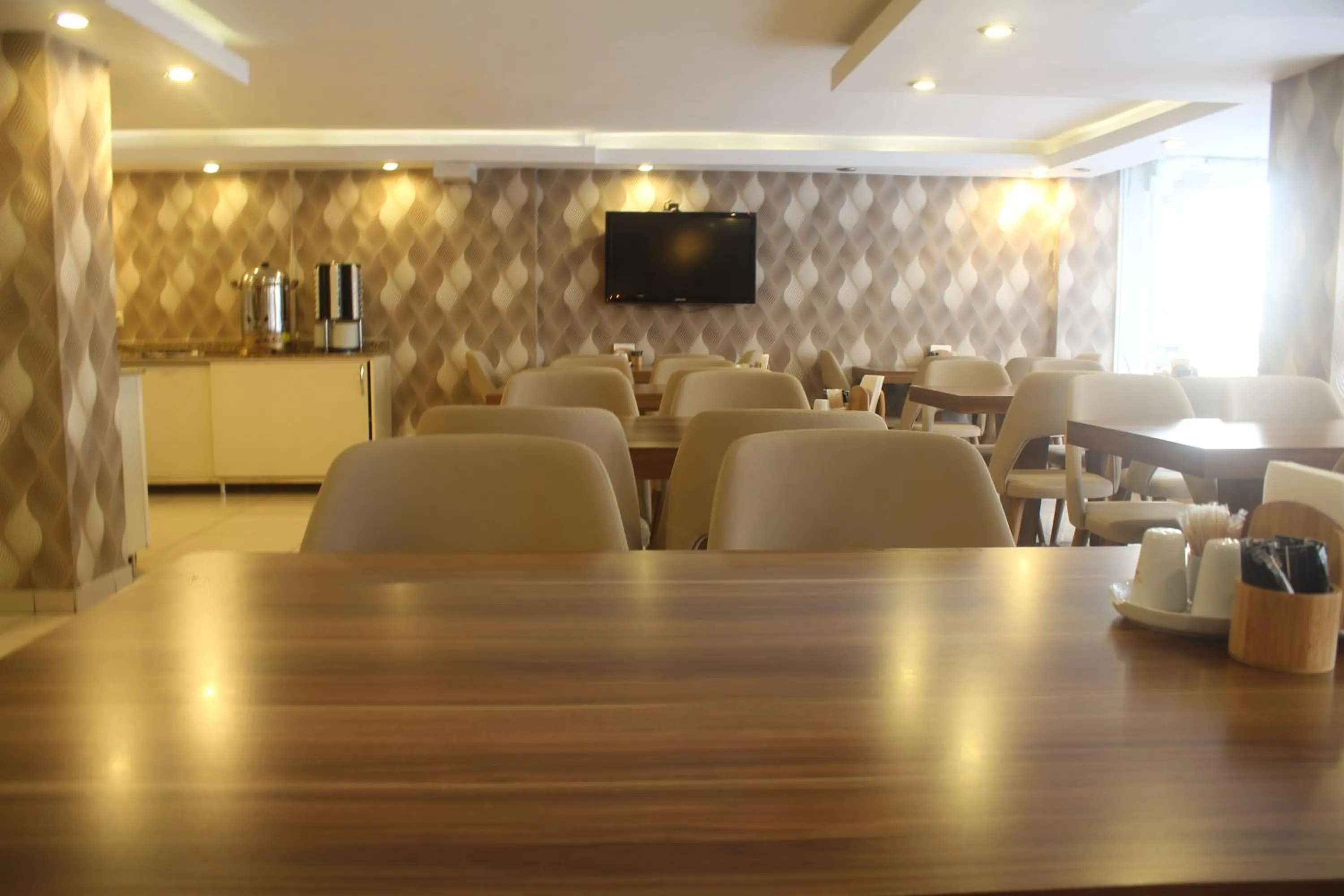 Restaurant/places to eat in Cmr Aydogan Hotel