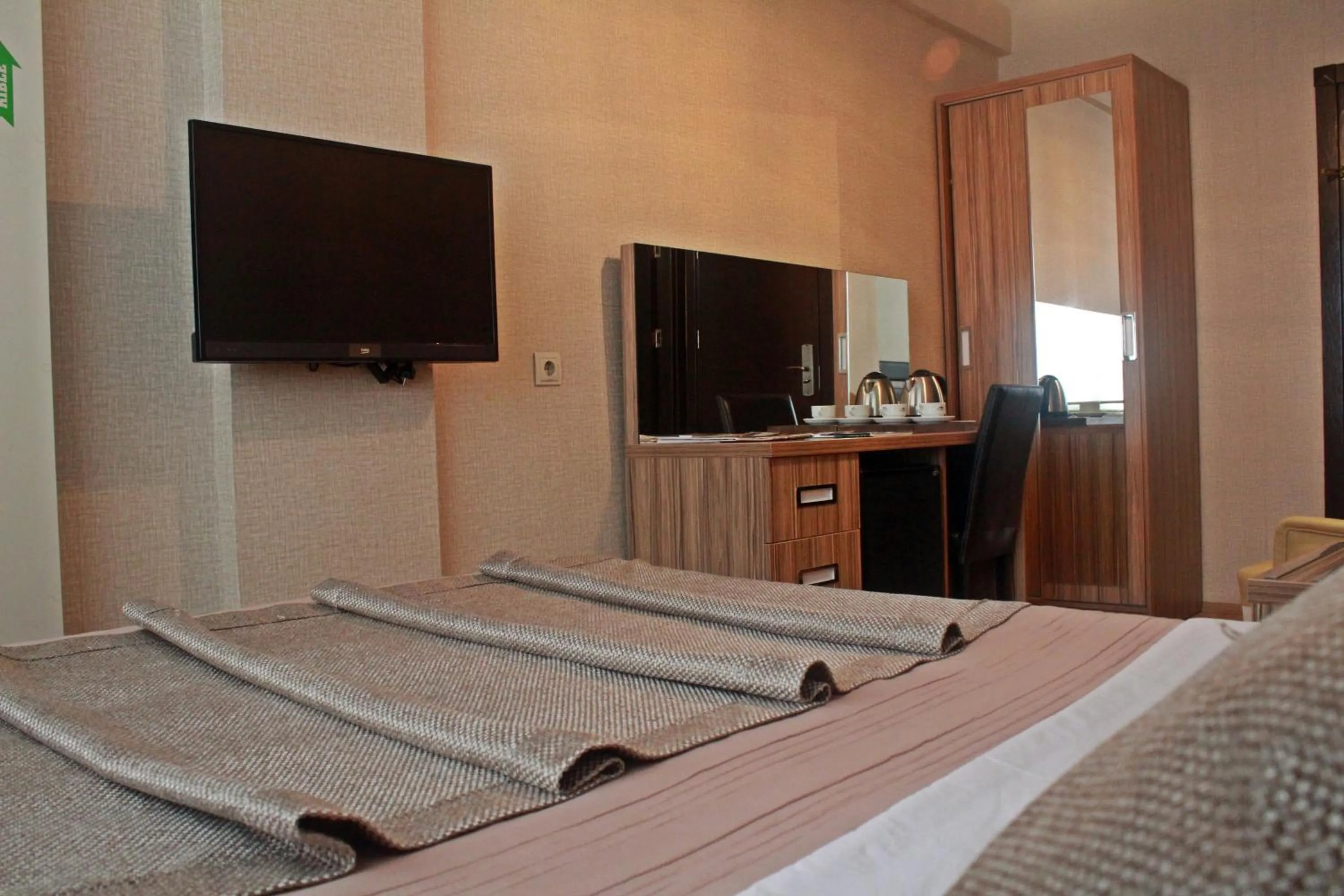 TV and multimedia in Cmr Aydogan Hotel