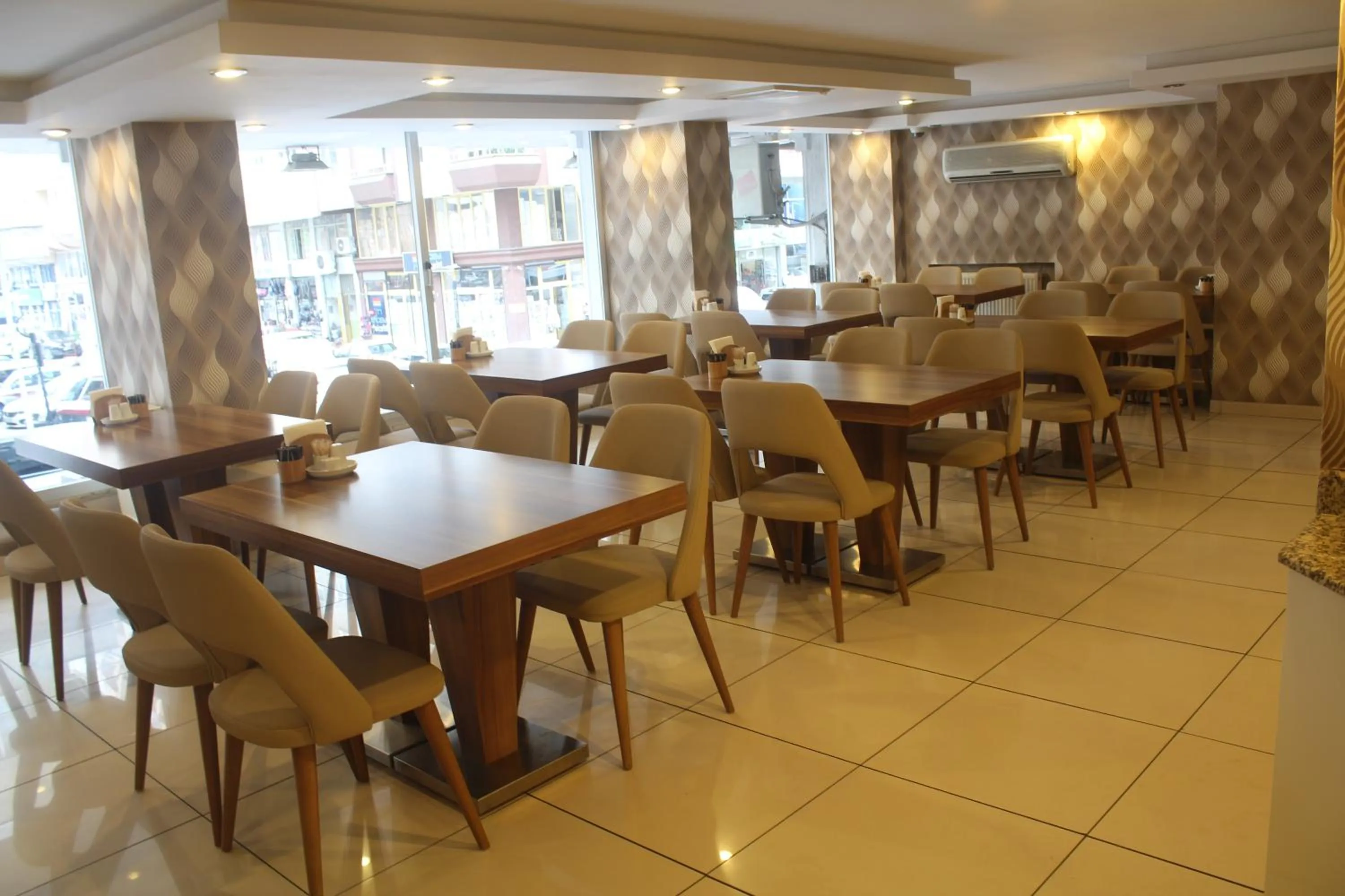 Restaurant/places to eat in Cmr Aydogan Hotel