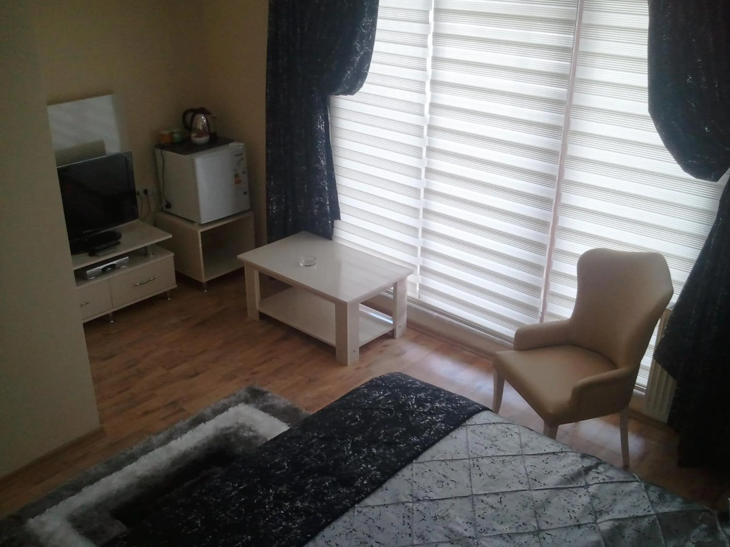 Photo of the whole room in Cmr Aydogan Hotel