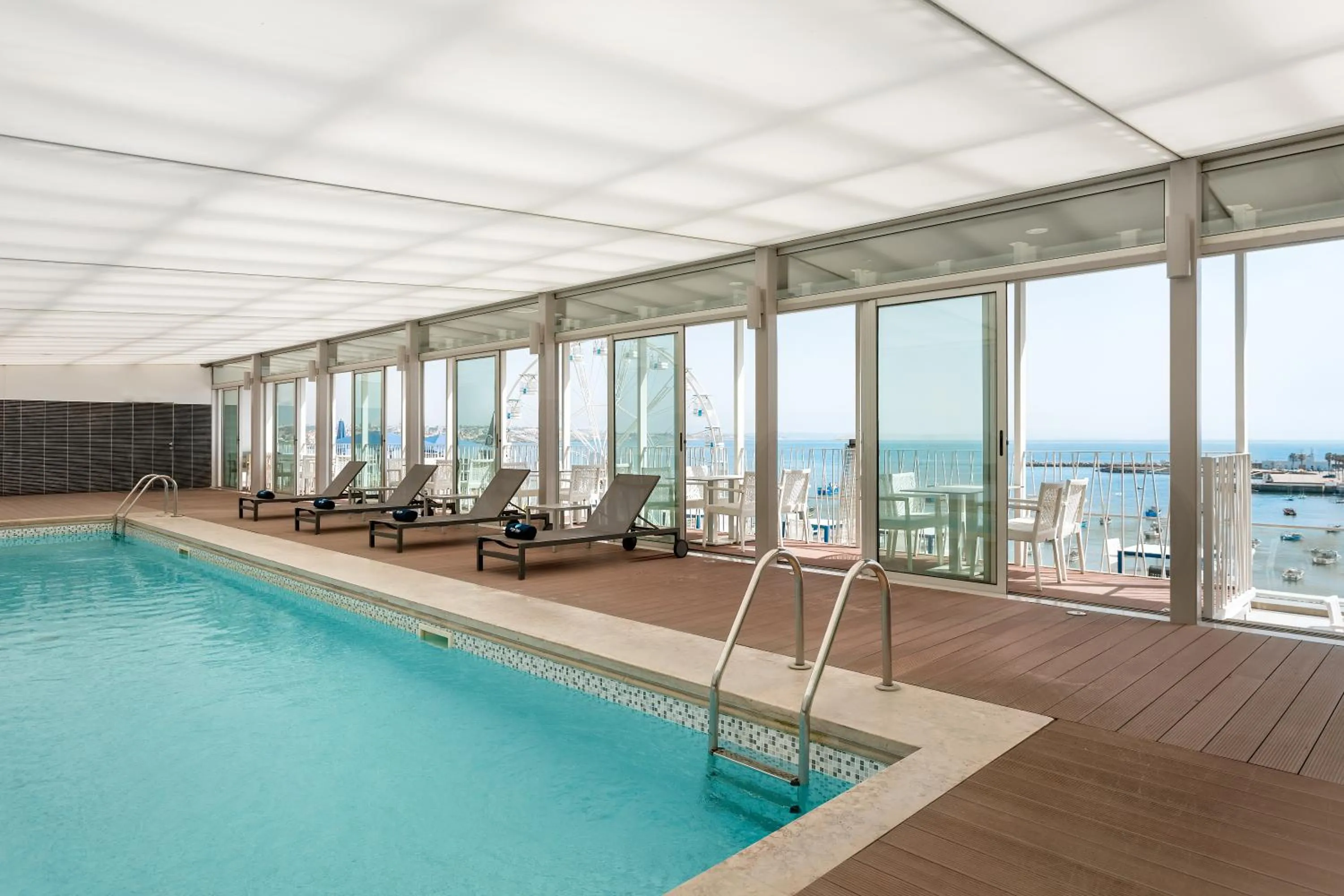 Pool view in Hotel Baia