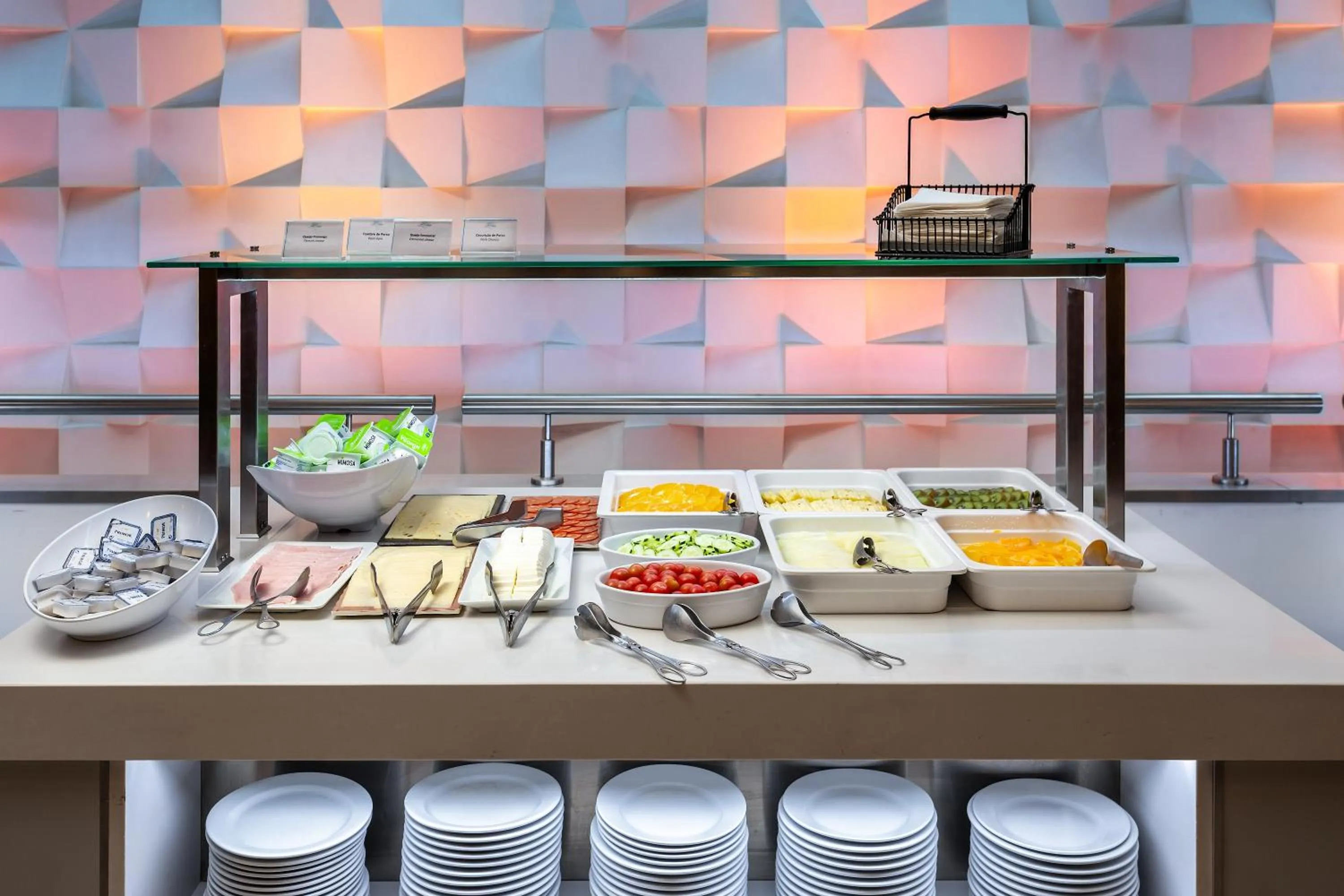 Breakfast in Hotel Baia