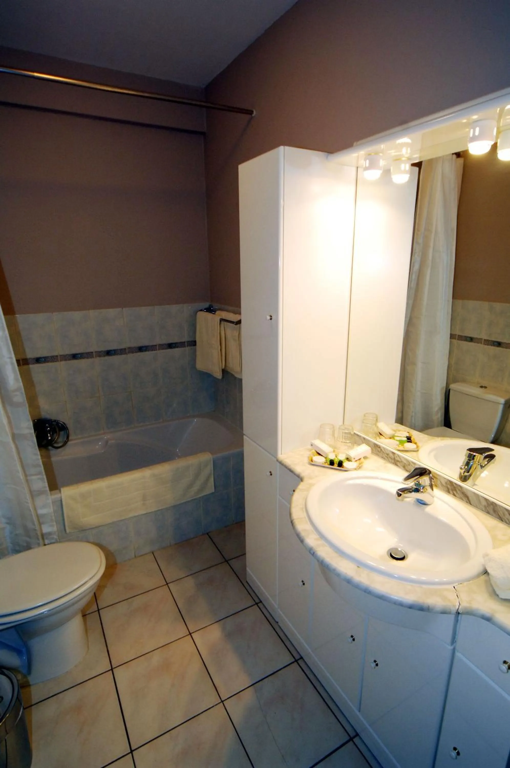 Bathroom in Hôtel Le Saint Loup