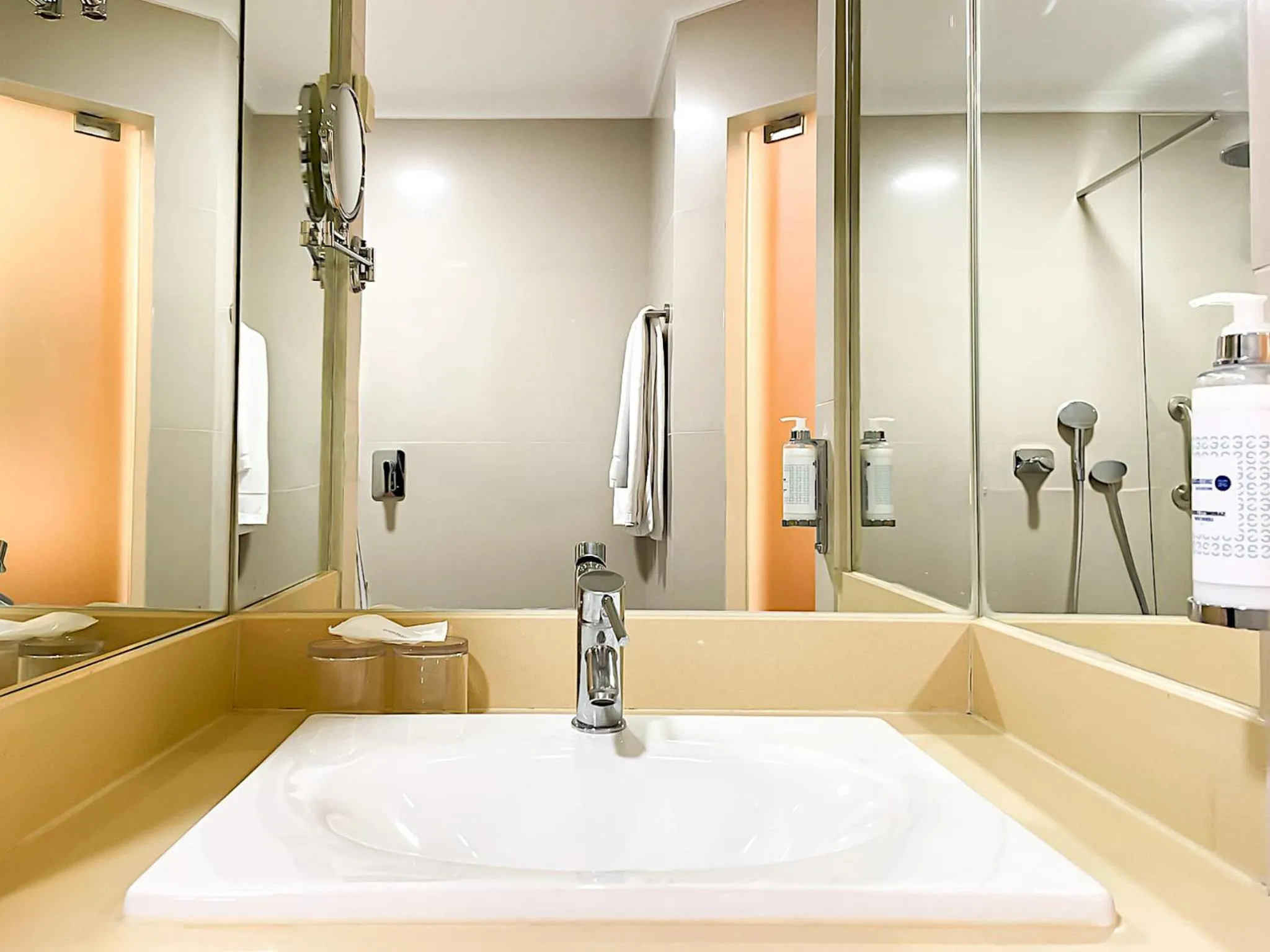 Shower in Santa Eulalia Hotel & Spa