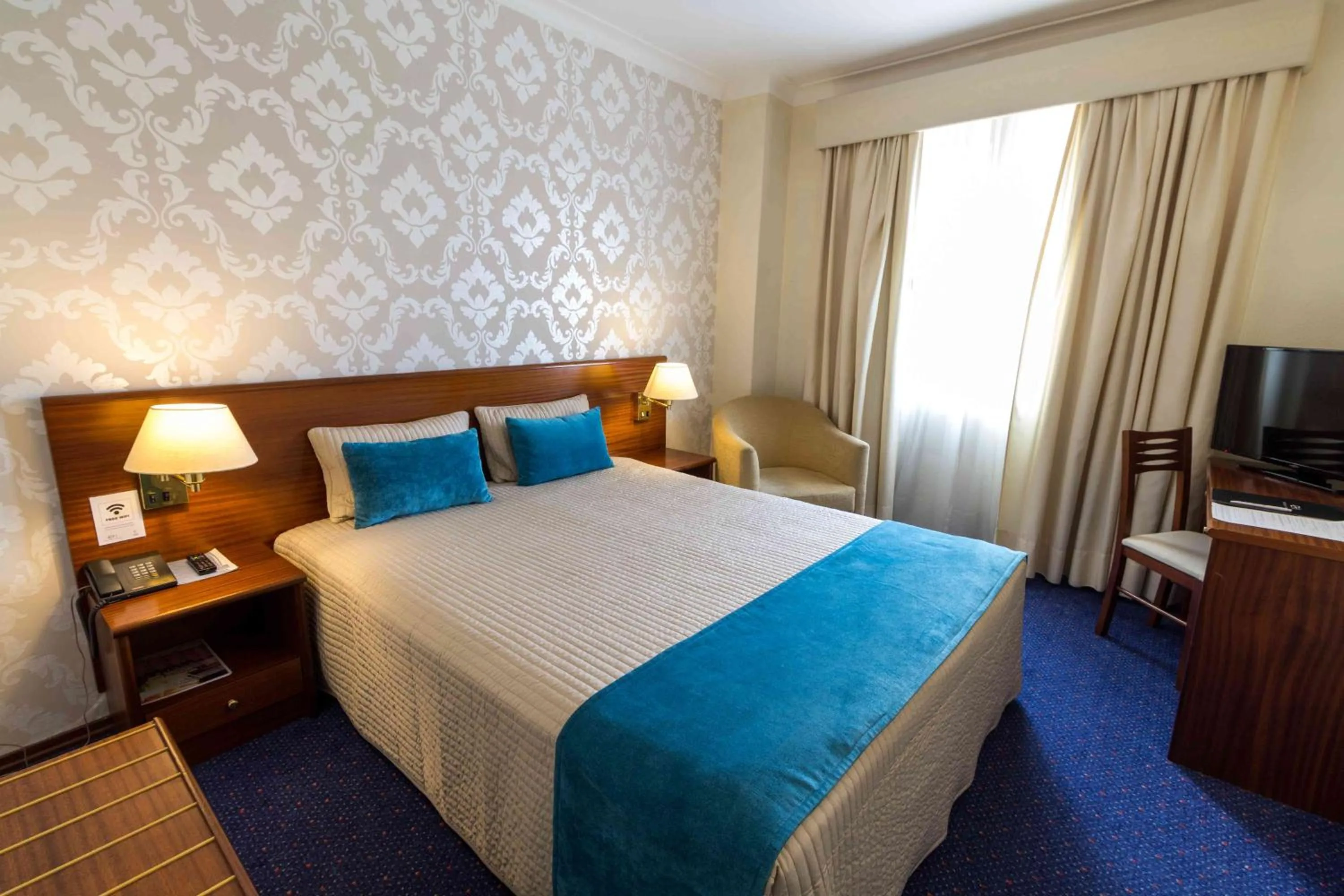 Bed in Hotel Eurosol Gouveia