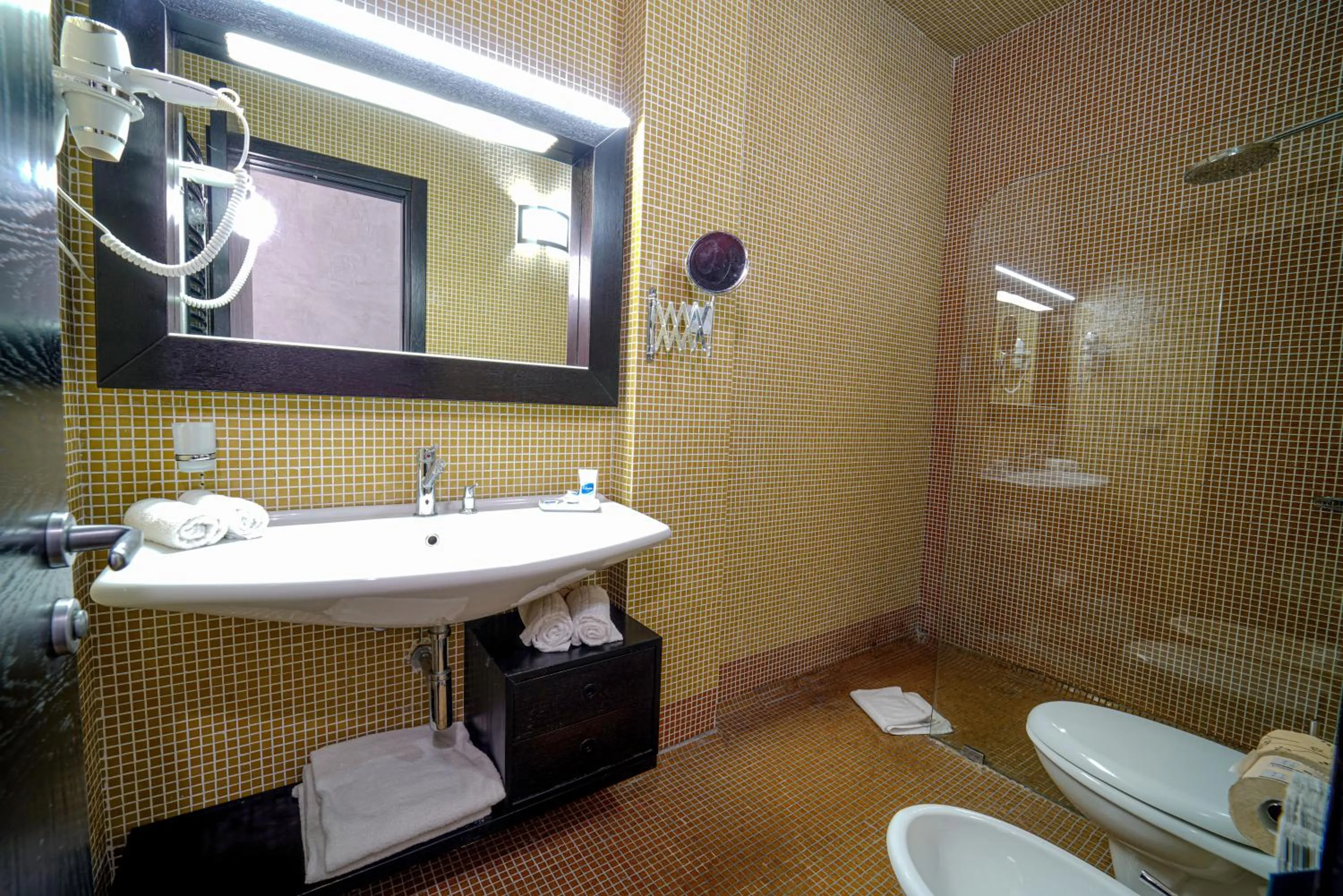 Shower in Amareclub Baia Dei Turchi Resort - Adults Only